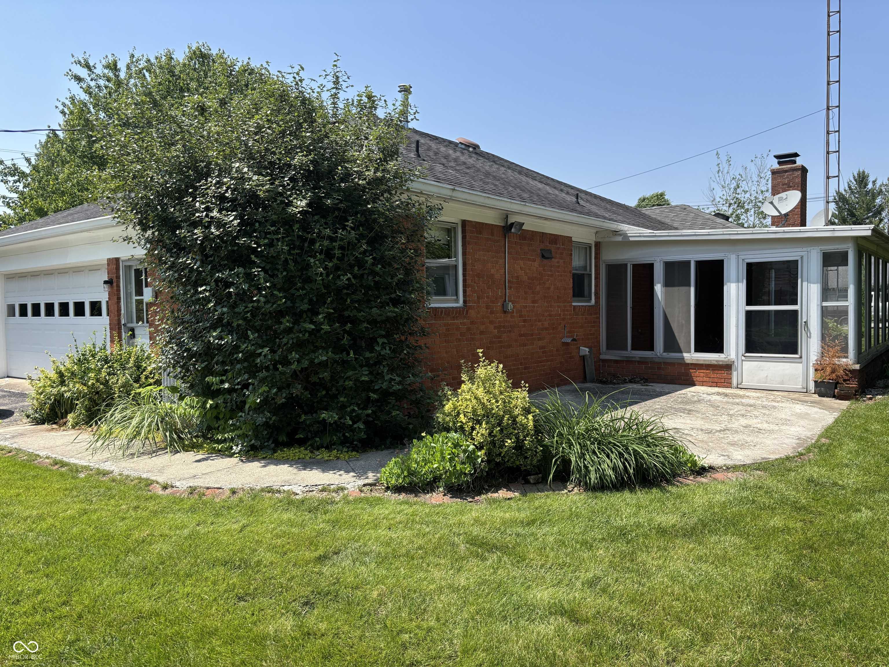 Knightstown, IN 46148,641 N Washington ST