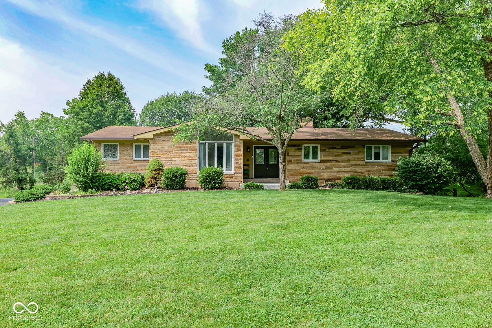 Greenwood, IN 46143,138 Plaza Chica ST