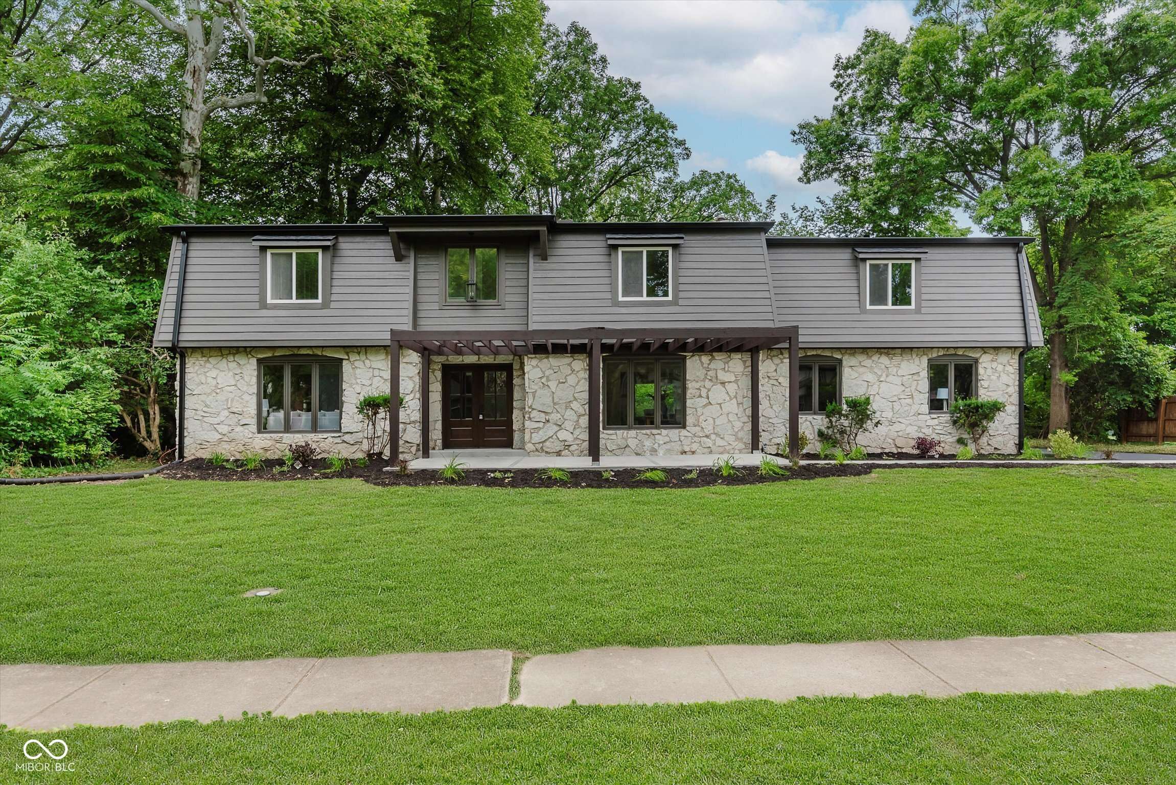 Carmel, IN 46033,12118 Castle Row Overlook