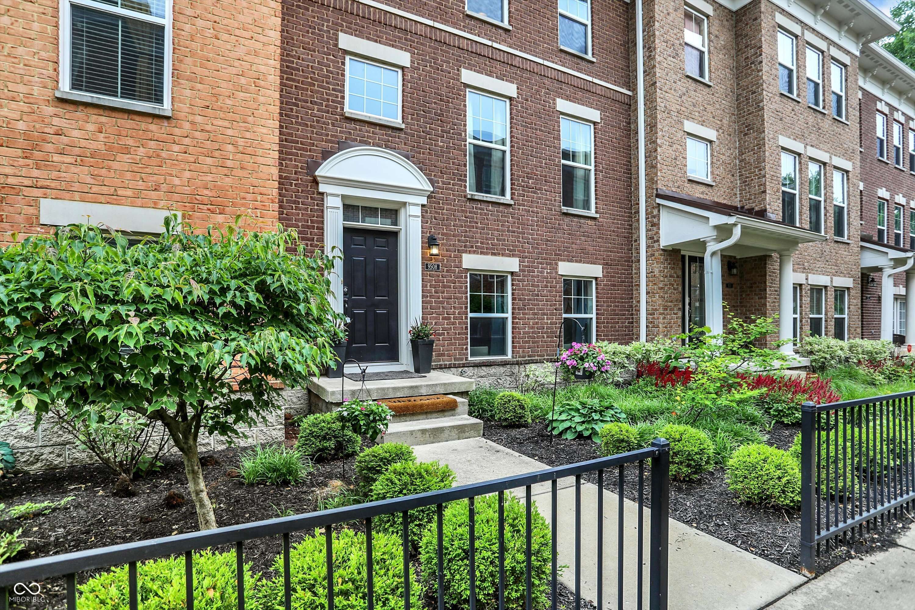 Indianapolis, IN 46260,9508 Oakley DR