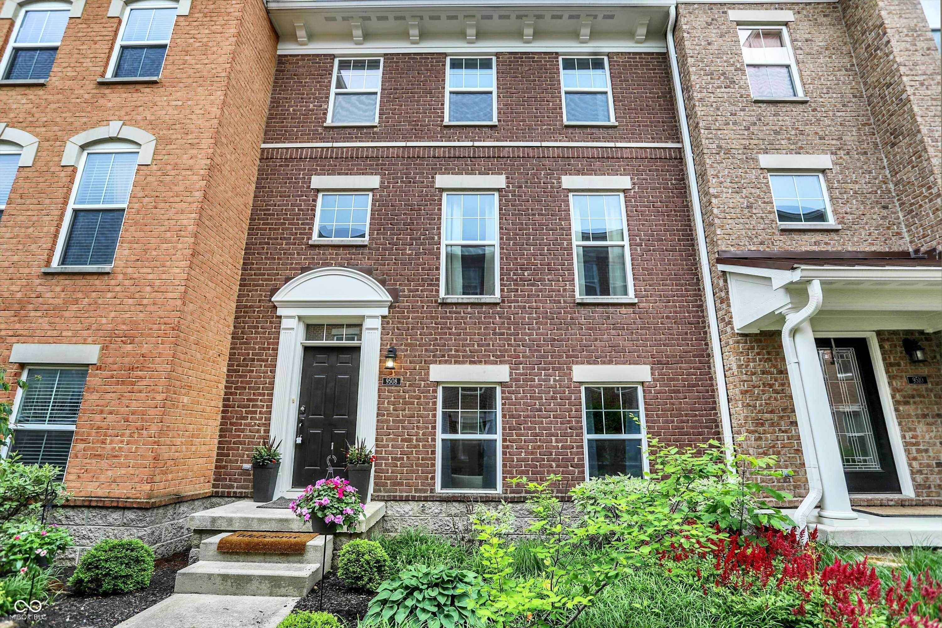 Indianapolis, IN 46260,9508 Oakley DR