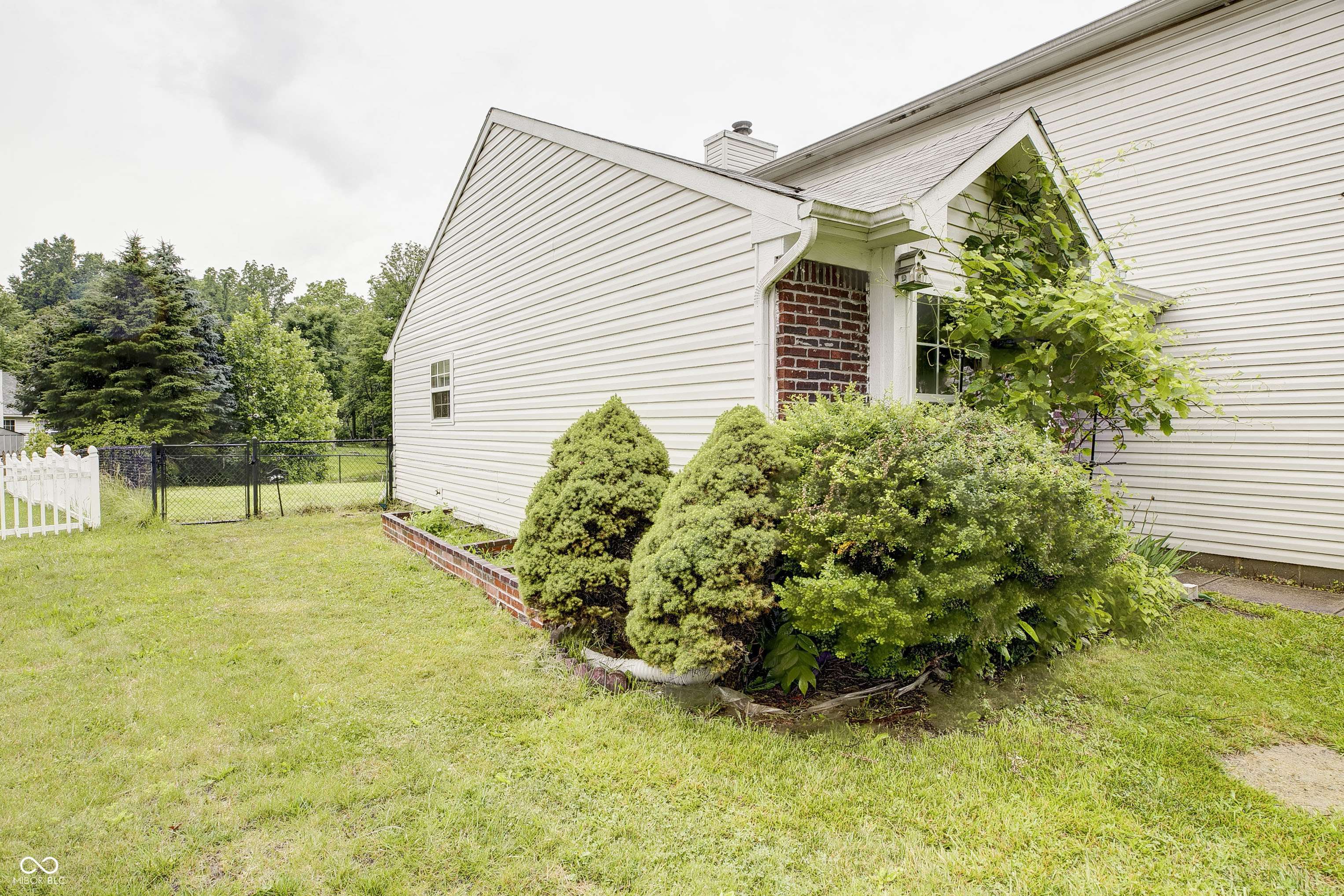 Indianapolis, IN 46228,5234 Melbourne RD