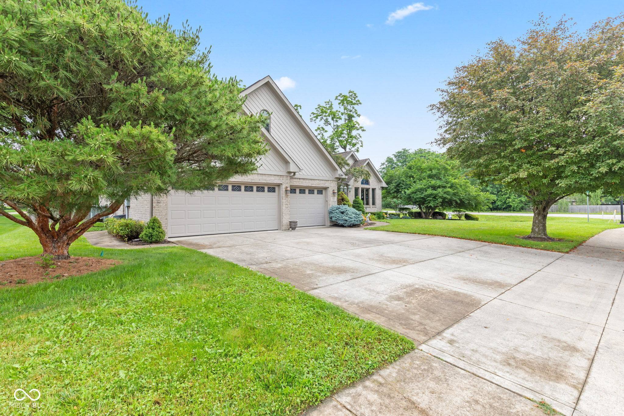Avon, IN 46123,6980 White Oak DR