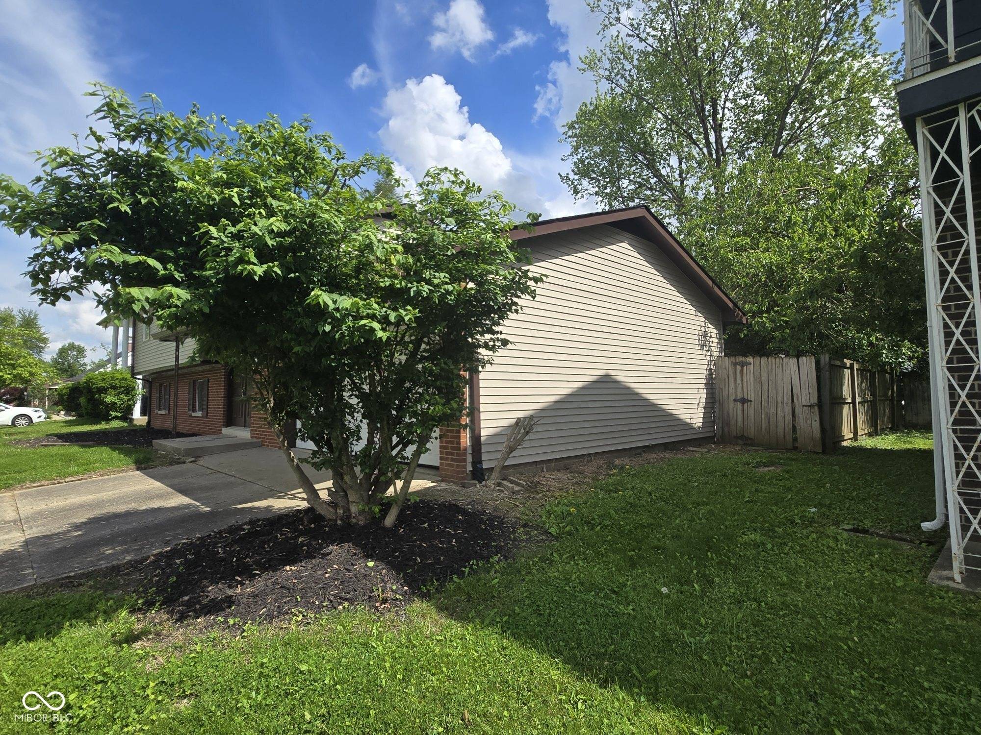 Terre Haute, IN 47802,1901 E Buena Vista DR