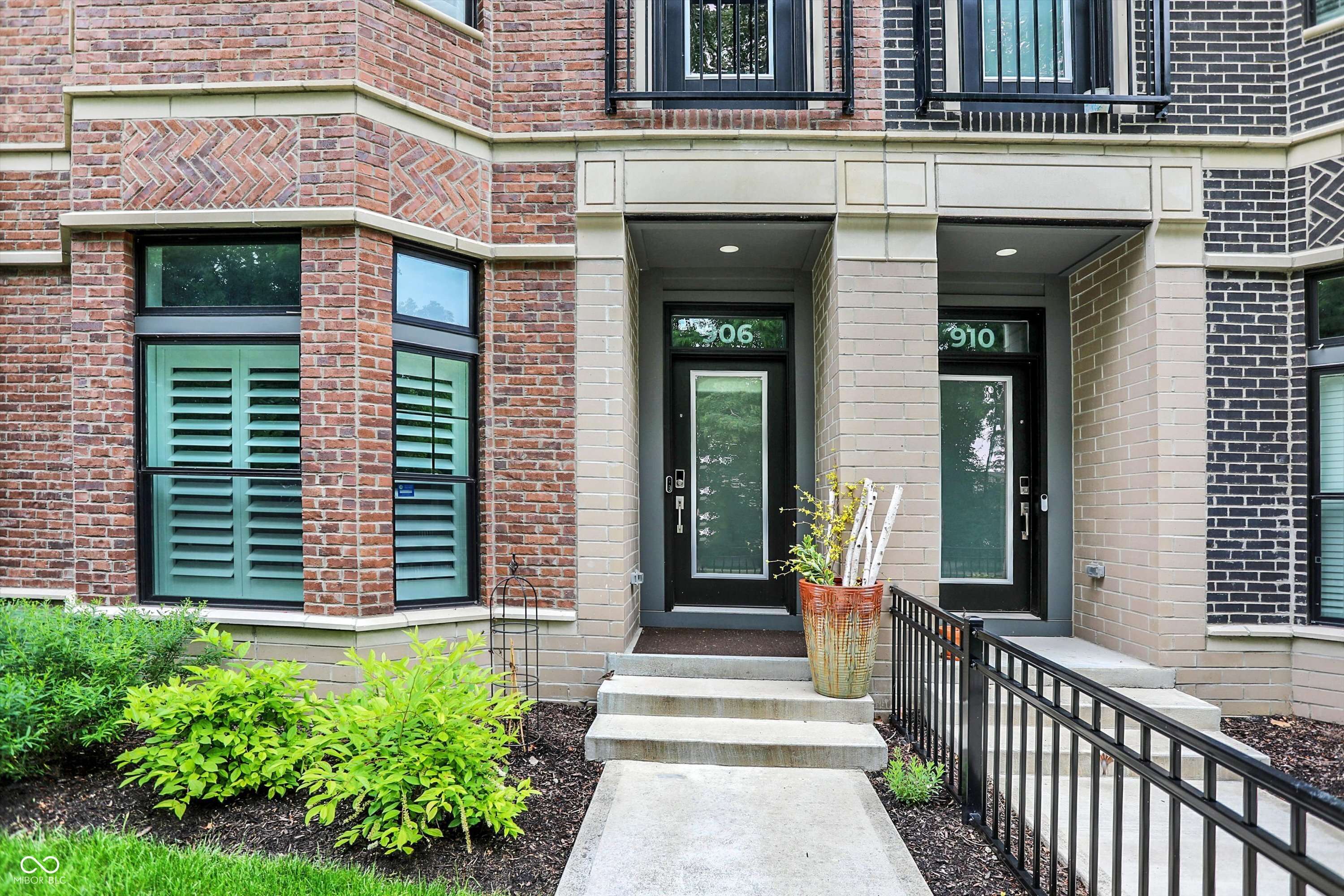 Carmel, IN 46032,906 Berkhamsted LN