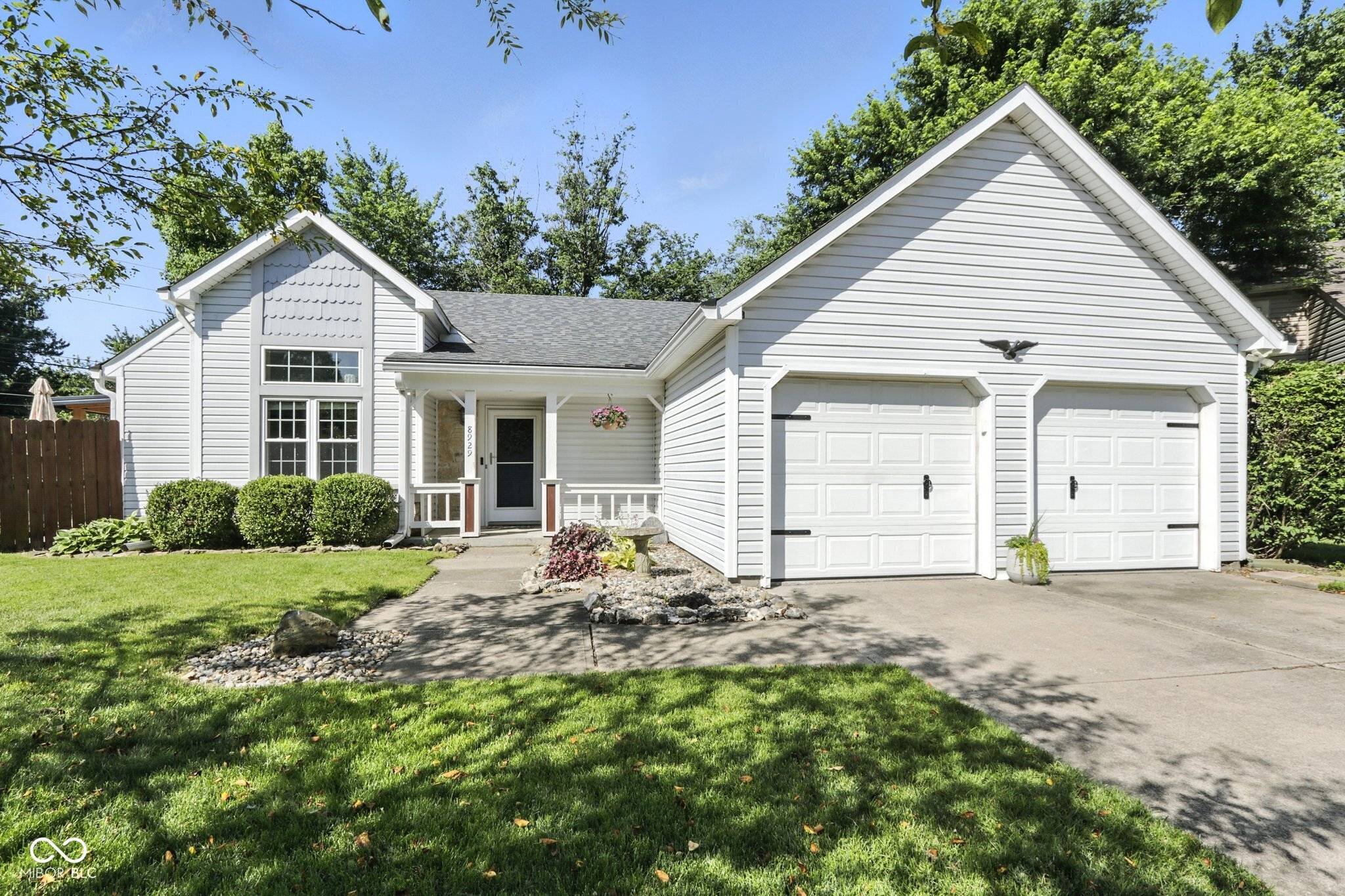 Indianapolis, IN 46227,8929 Sunburst CIR