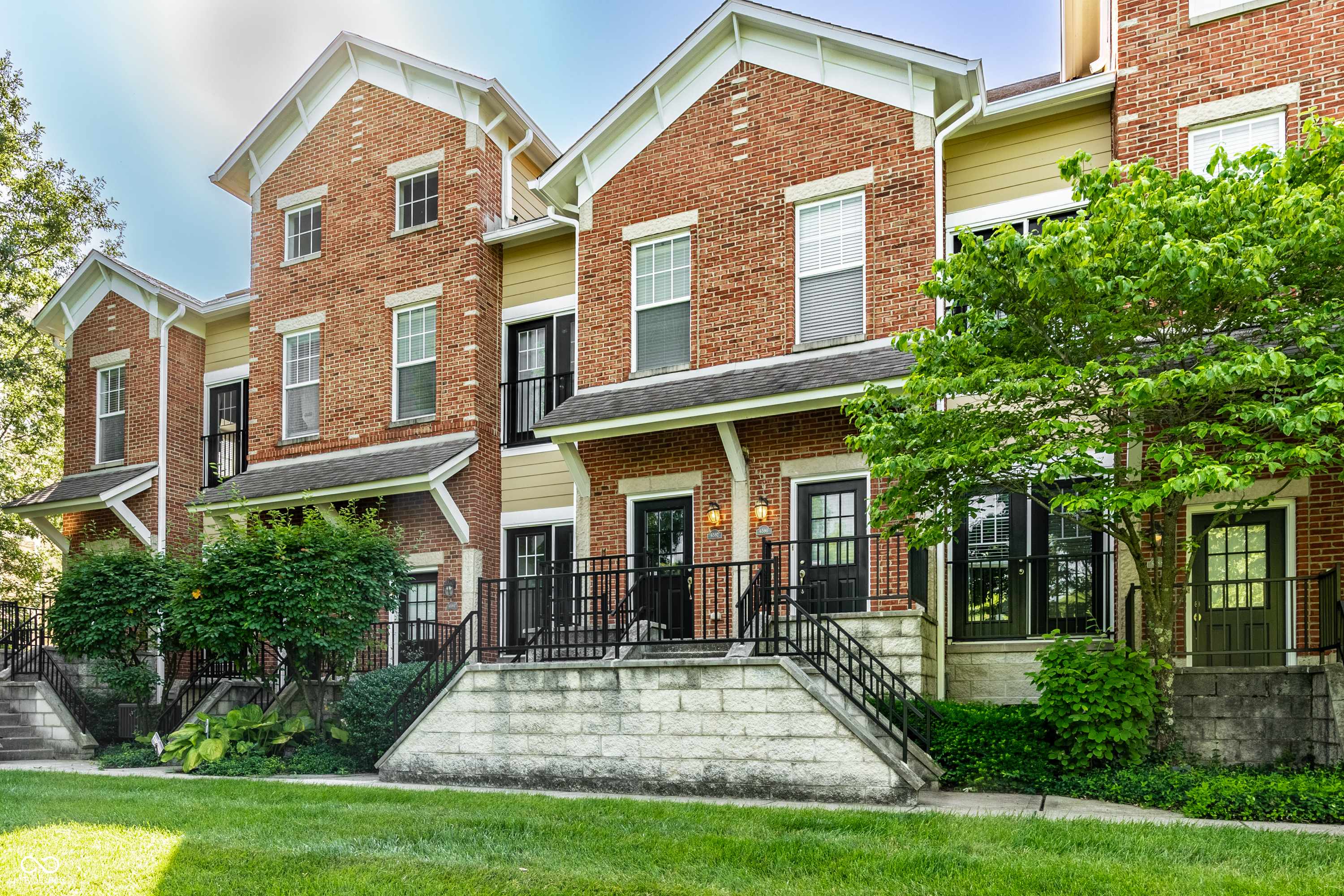 Indianapolis, IN 46220,6592 Reserve DR
