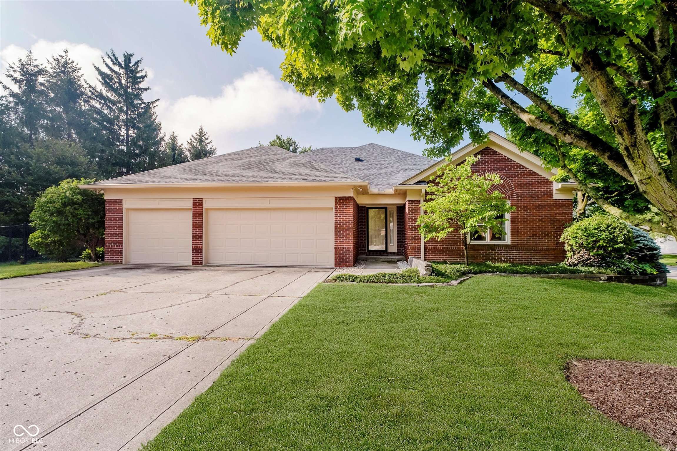 Indianapolis, IN 46260,8649 Cricket Tree LN