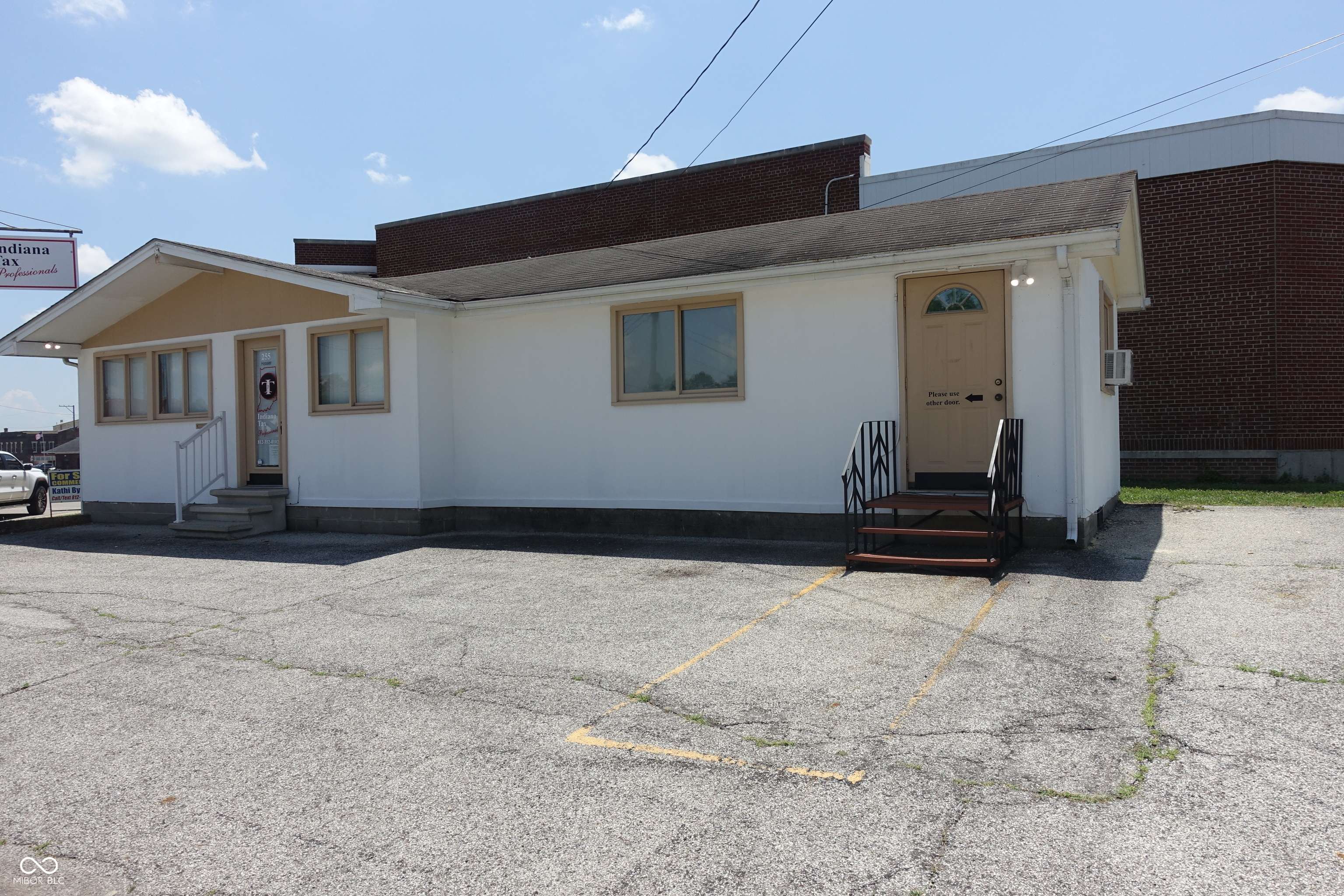 North Vernon, IN 47265,255 Hoosier ST
