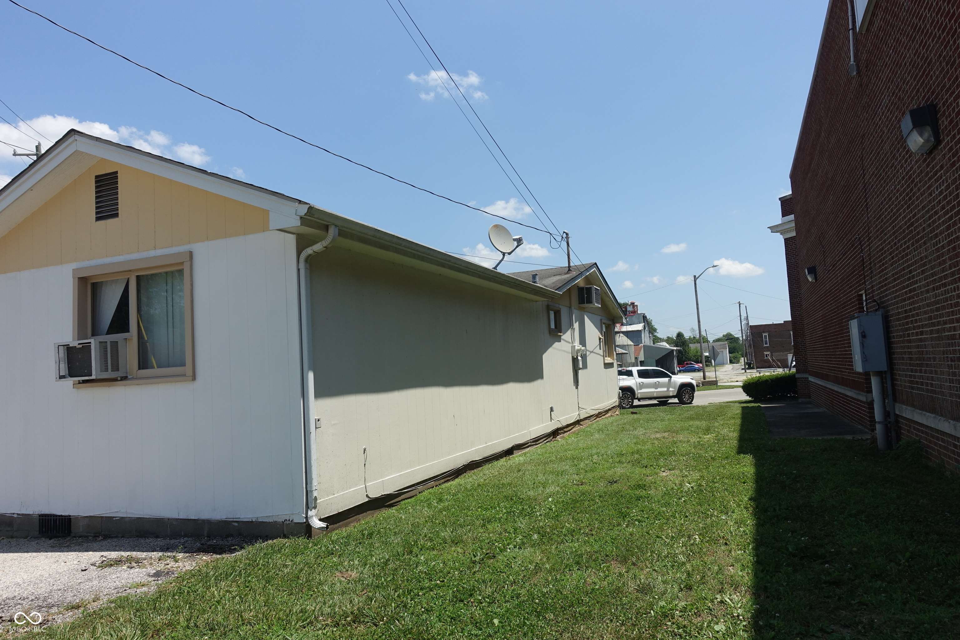 North Vernon, IN 47265,255 Hoosier ST