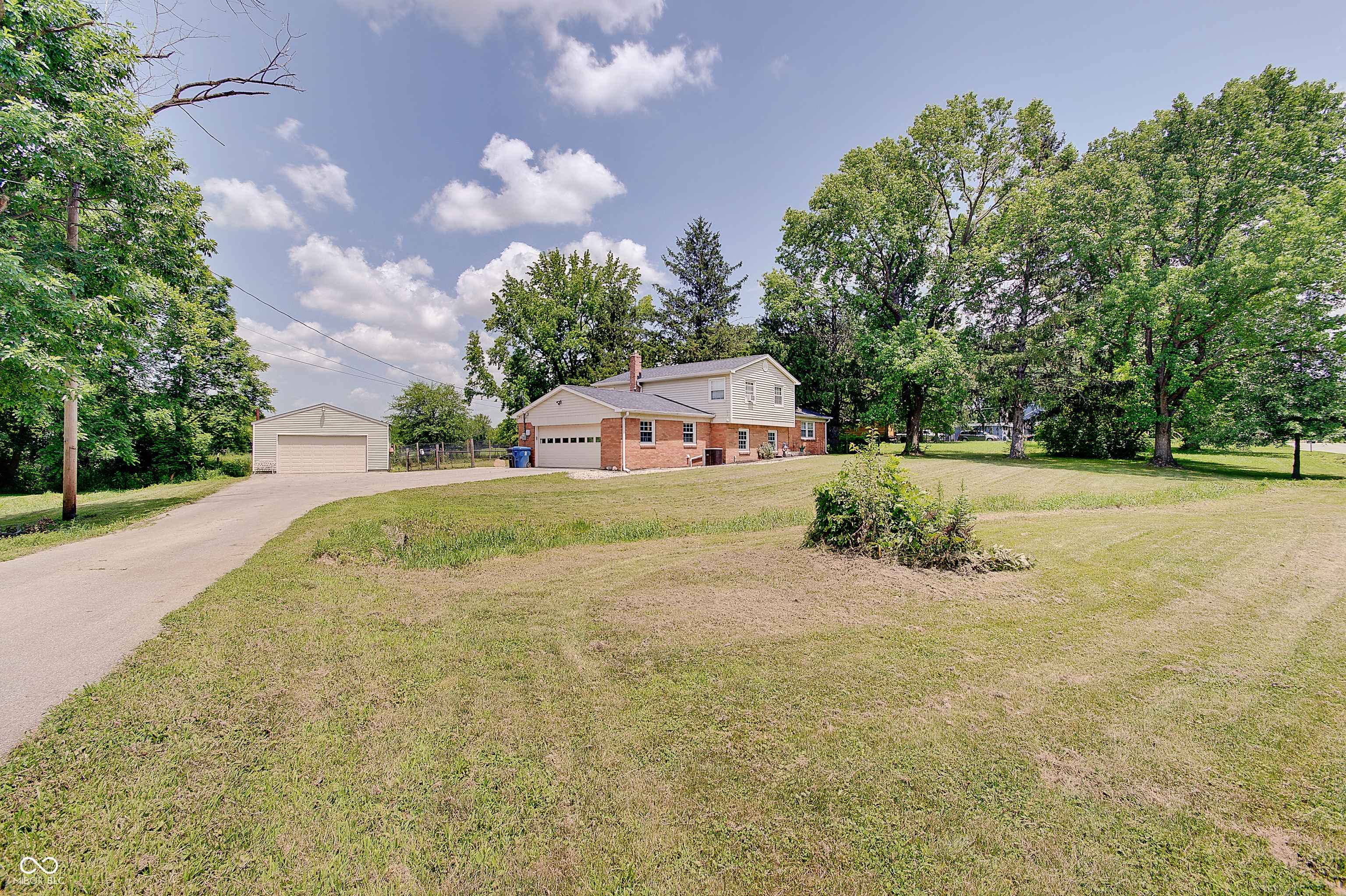 Indianapolis, IN 46221,5226 W Southport RD