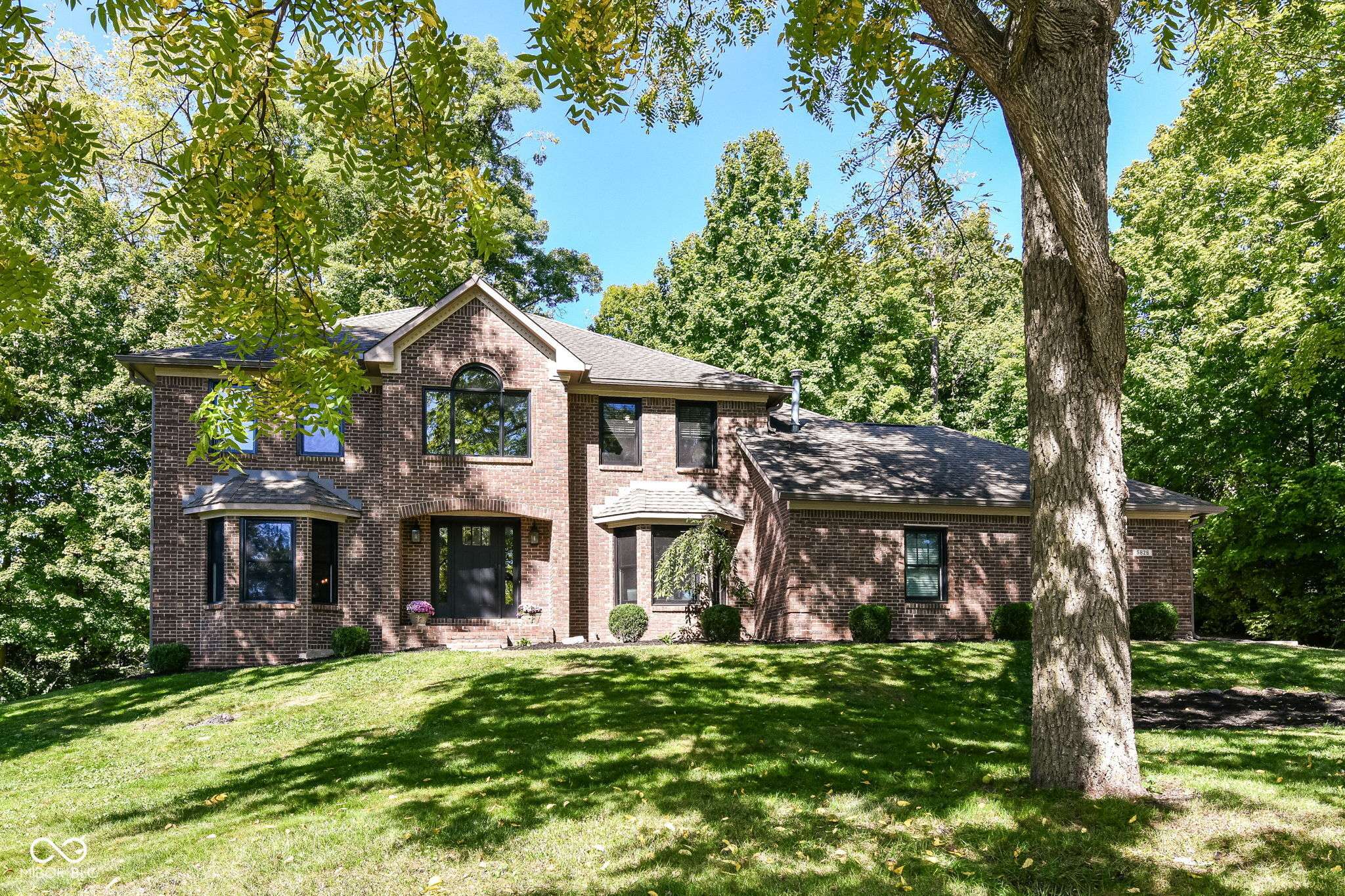 Indianapolis, IN 46220,5826 Winding Way LN