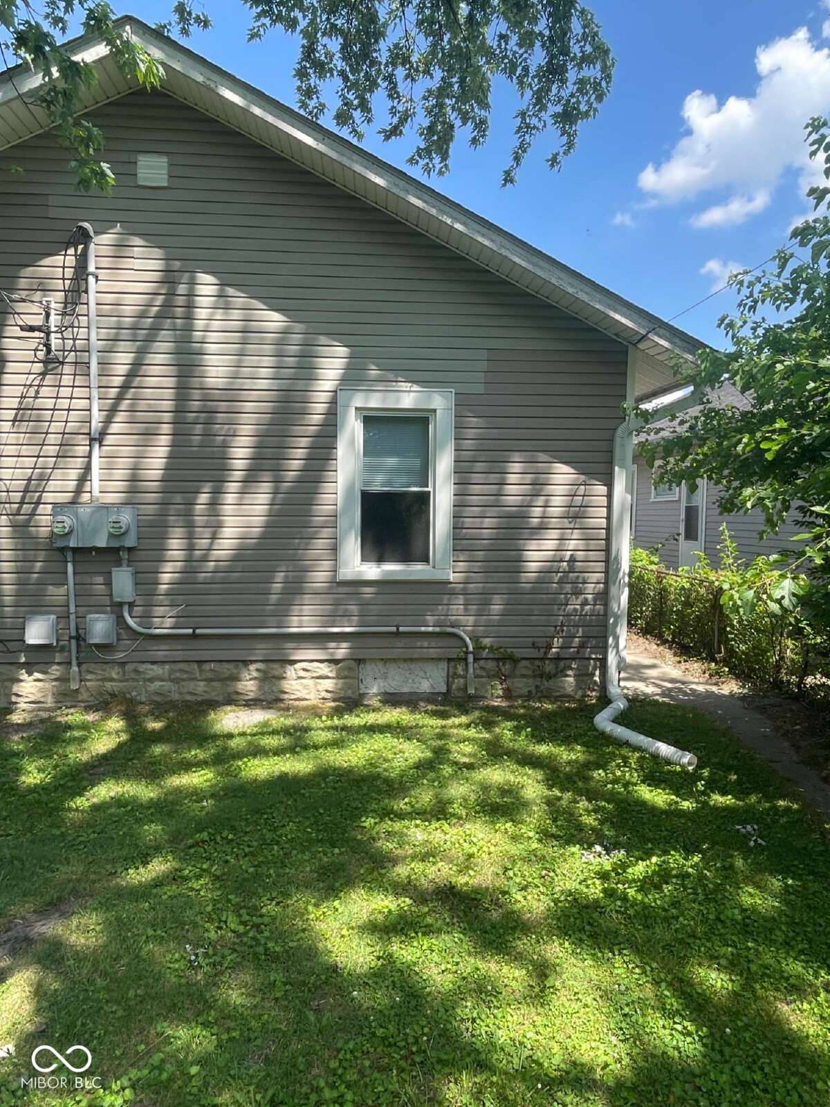 Indianapolis, IN 46201,894 N Gladstone AVE