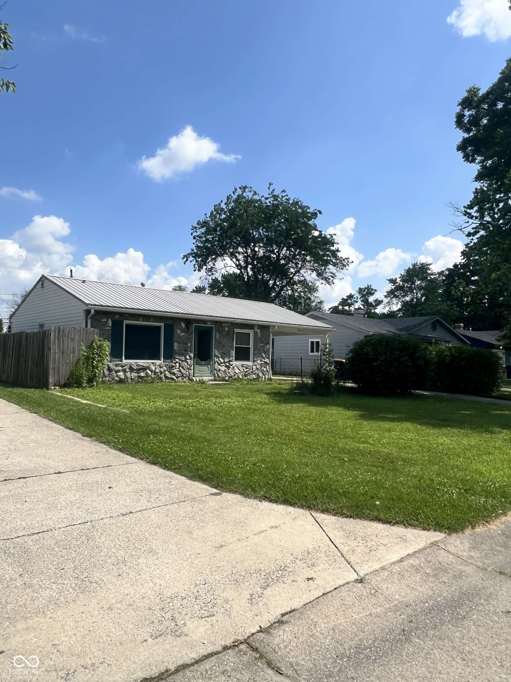 Fort Wayne, IN 46807,314 W Cox DR