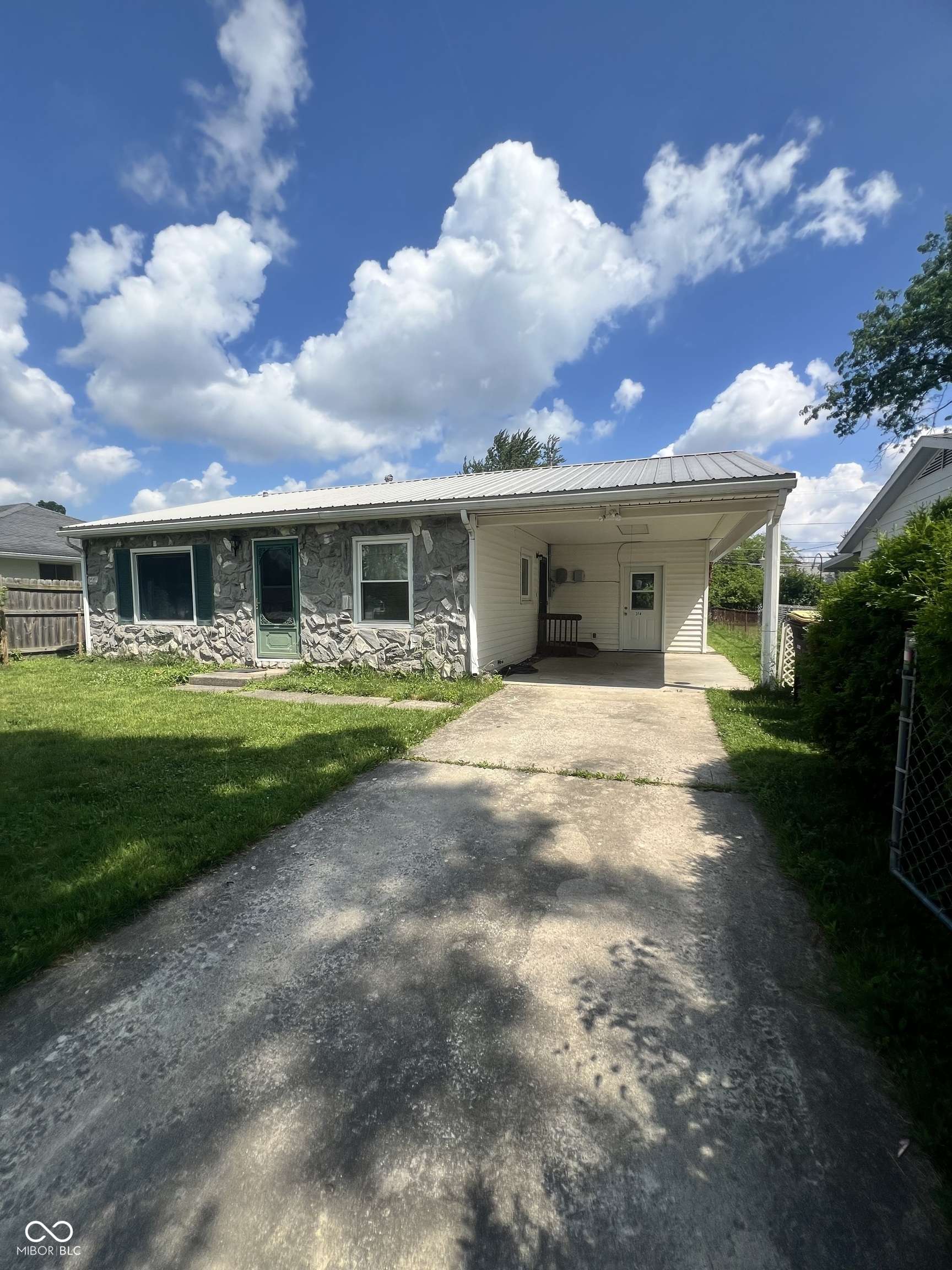 Fort Wayne, IN 46807,314 W Cox DR