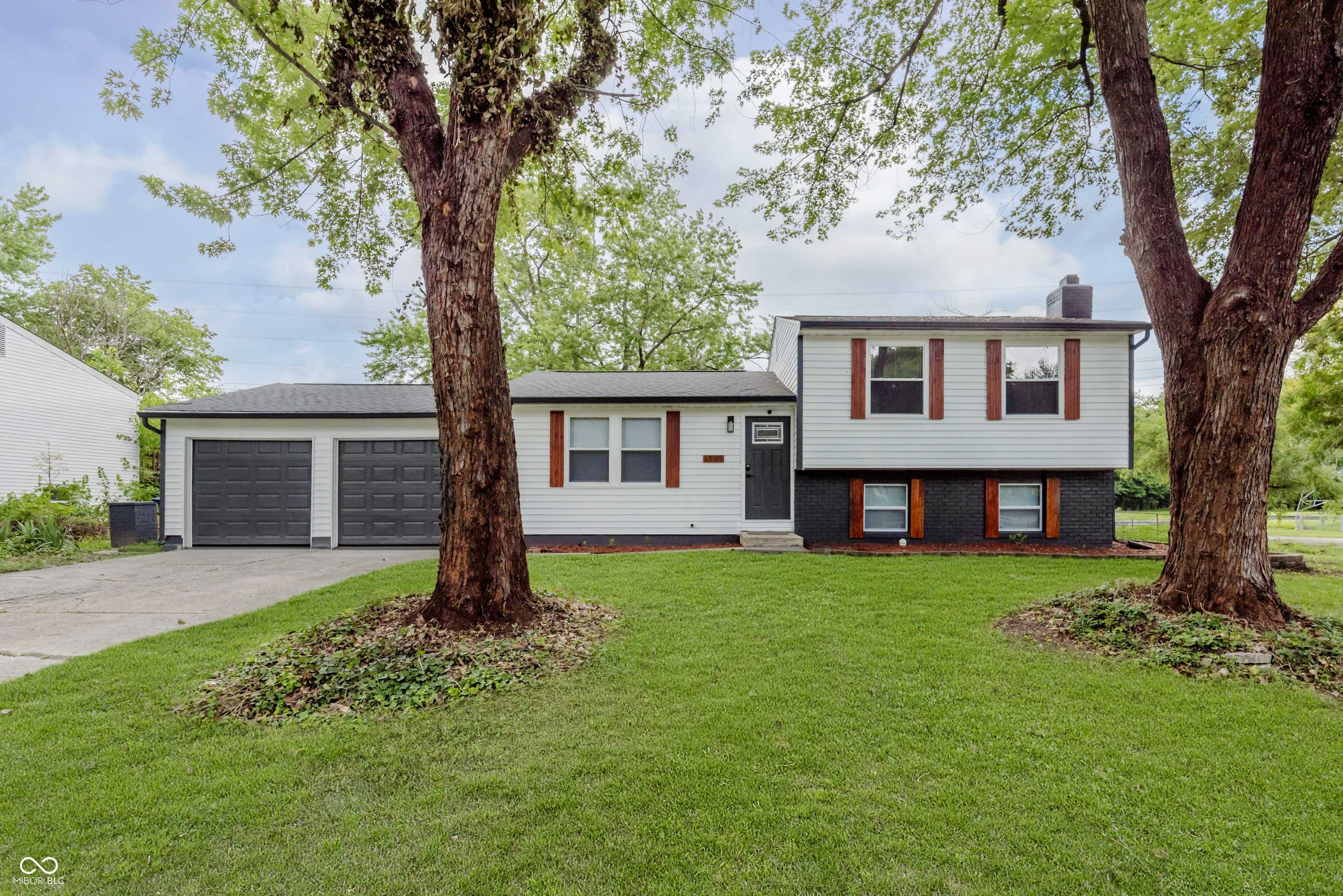 Indianapolis, IN 46229,1537 Mutz DR