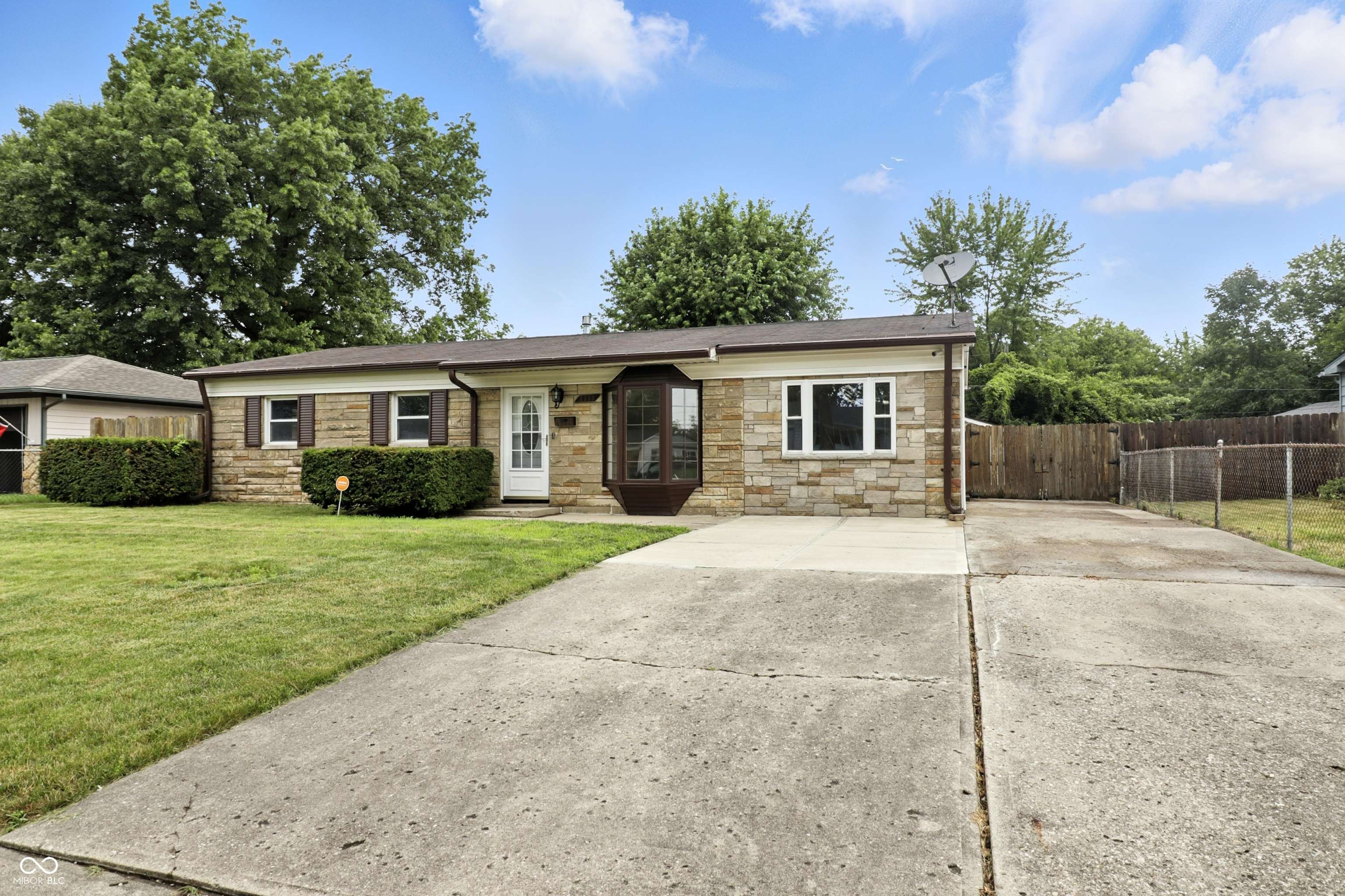 Indianapolis, IN 46226,7902 Renfrew DR