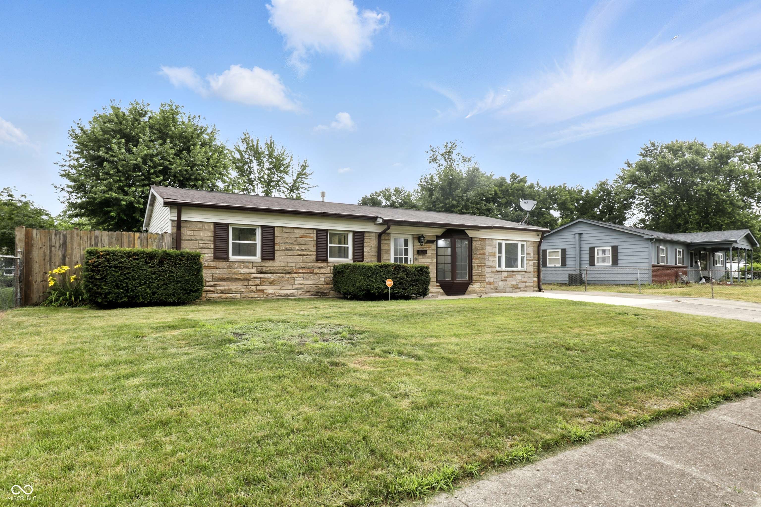 Indianapolis, IN 46226,7902 Renfrew DR