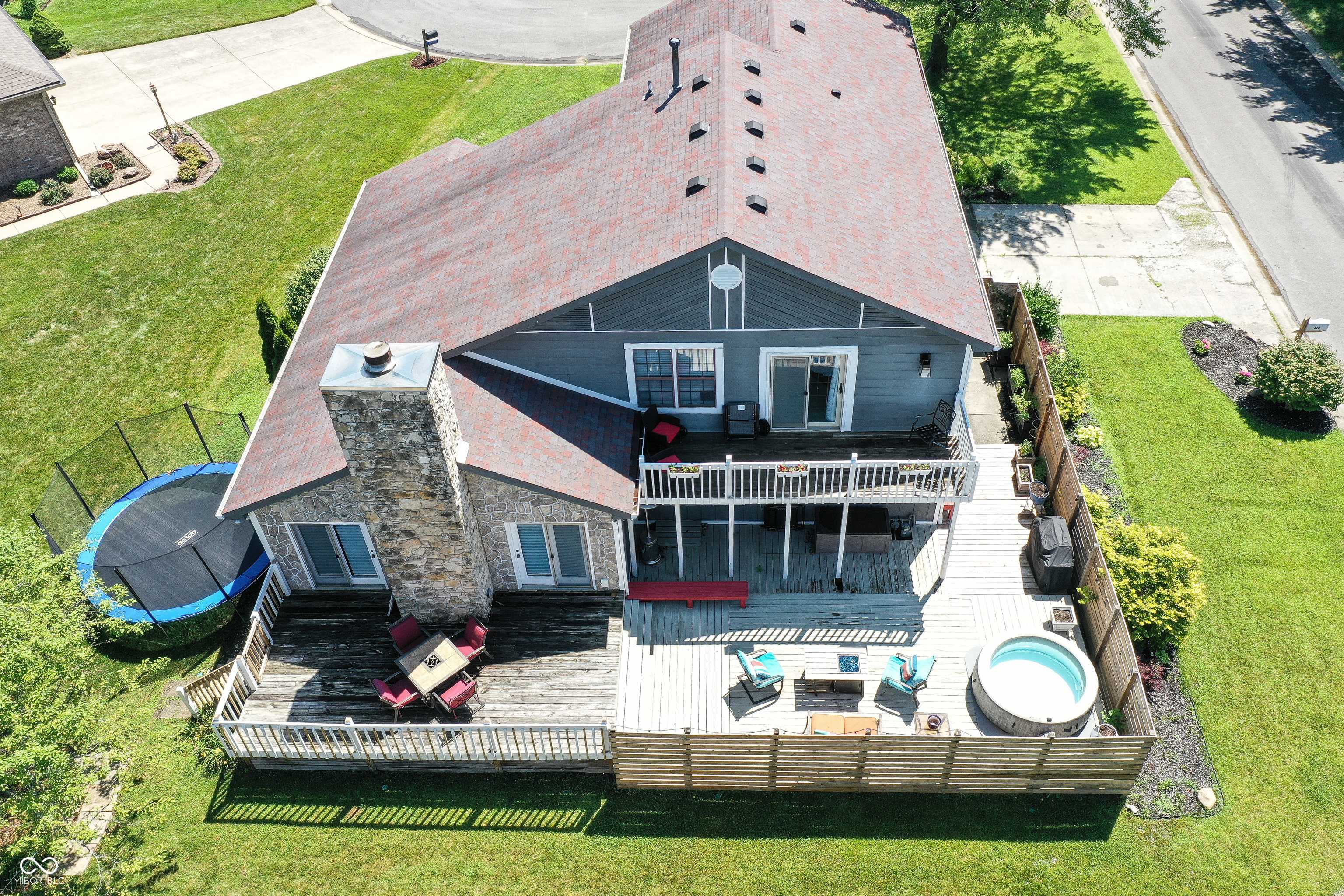 Greenwood, IN 46143,826 Royal Saint George DR
