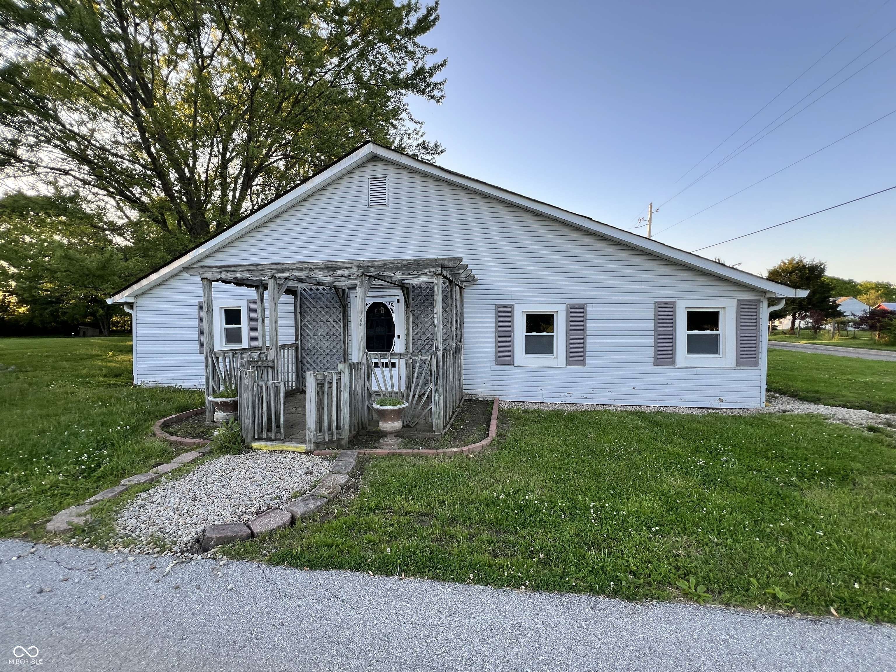 Franklin, IN 46131,3074 N 625 E