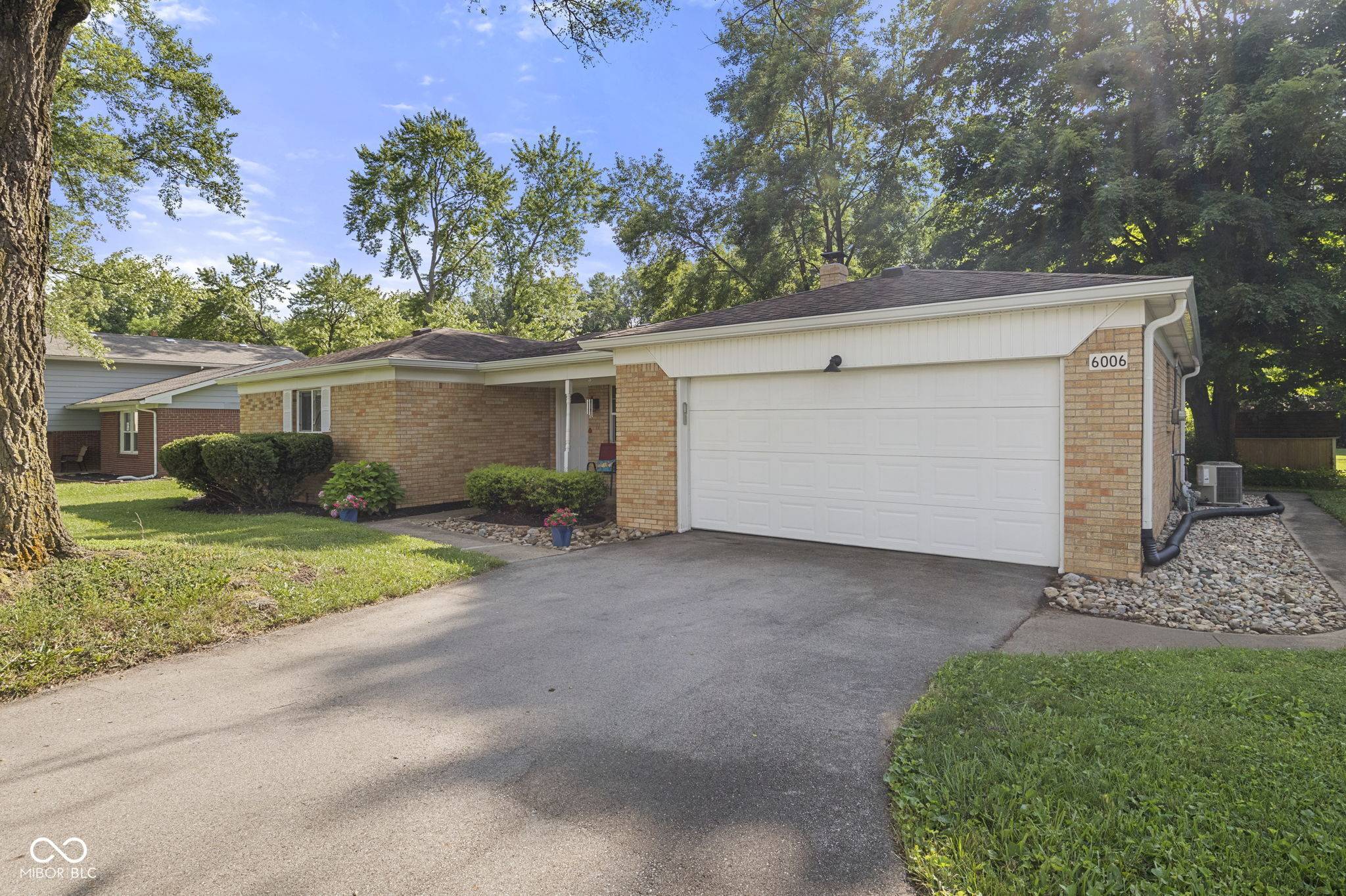 Indianapolis, IN 46228,6006 Grandview DR