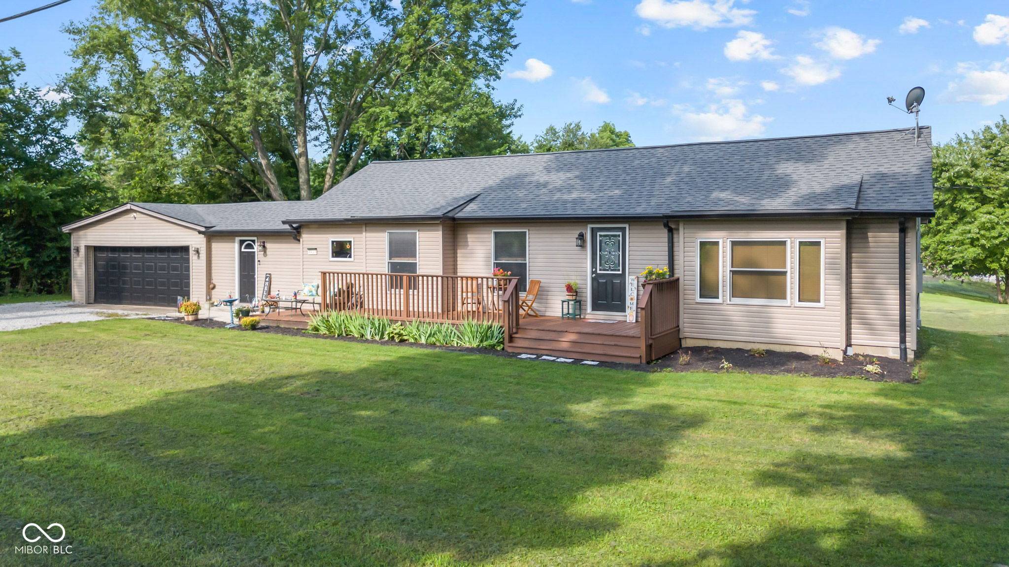 Elizabethtown, IN 47232,8915 N County Rd 825 W W