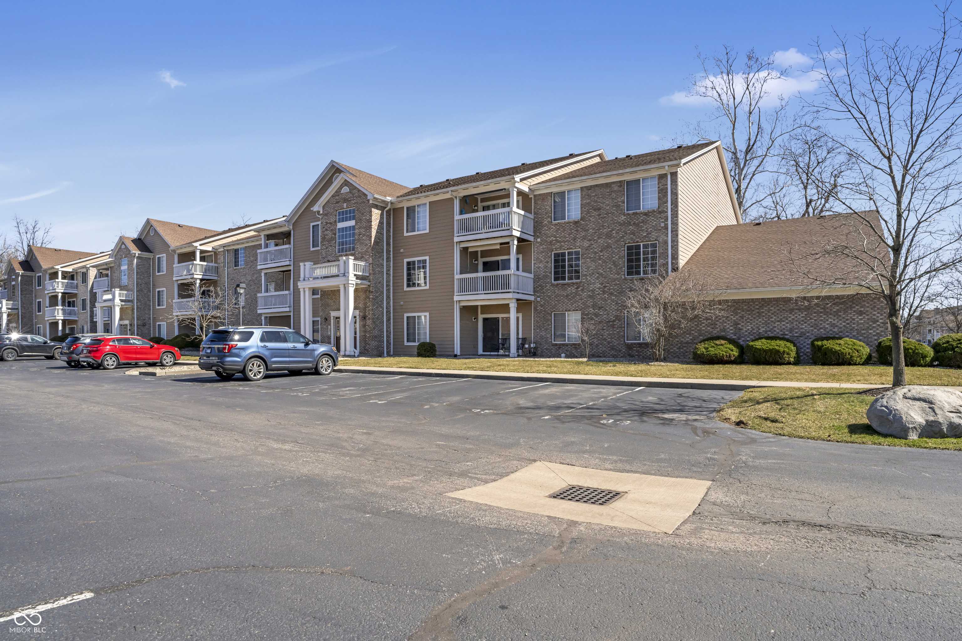 Indianapolis, IN 46237,6525 Emerald Hill CT #APT 207