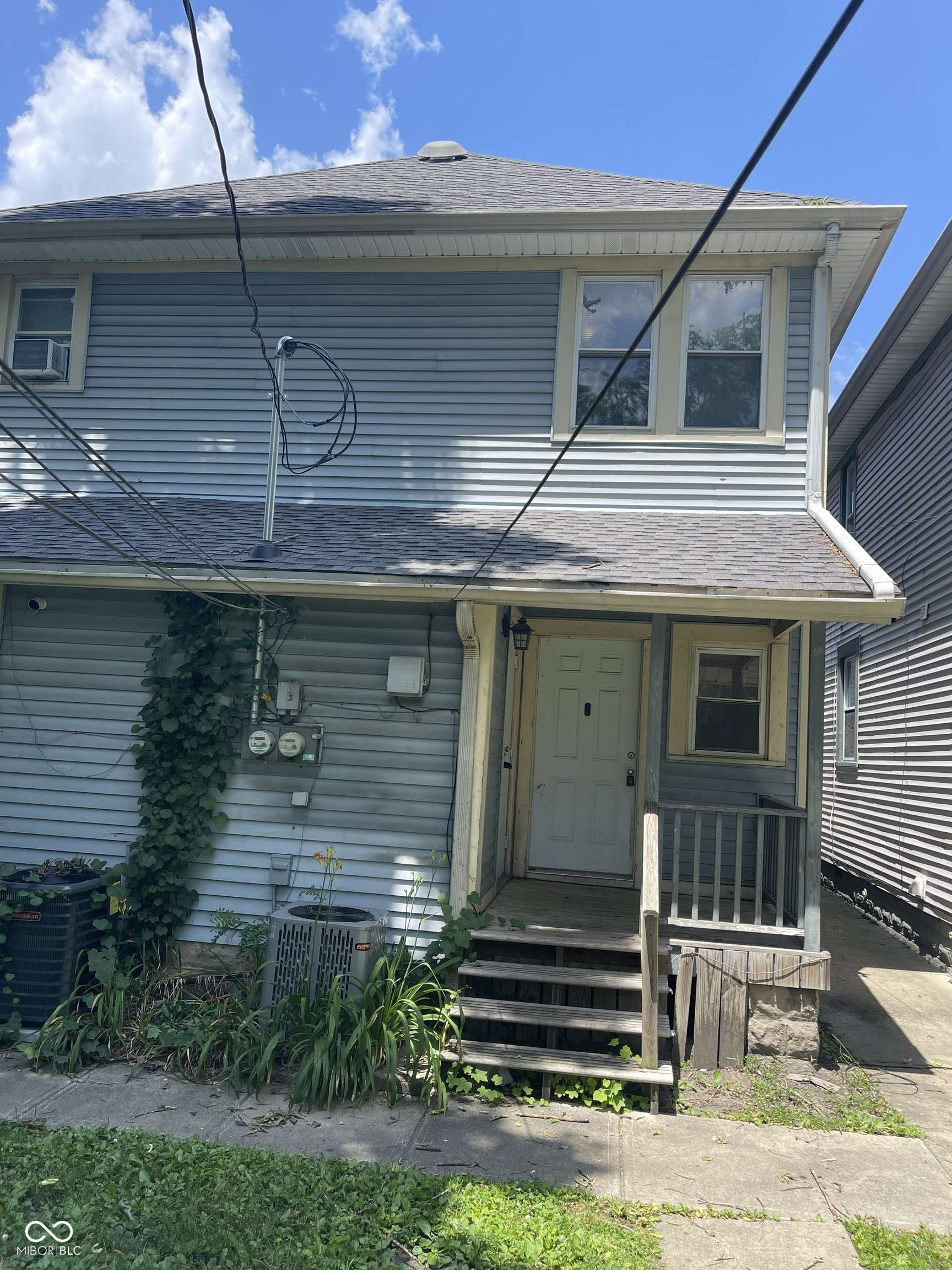 Indianapolis, IN 46201,2107 E Michigan ST