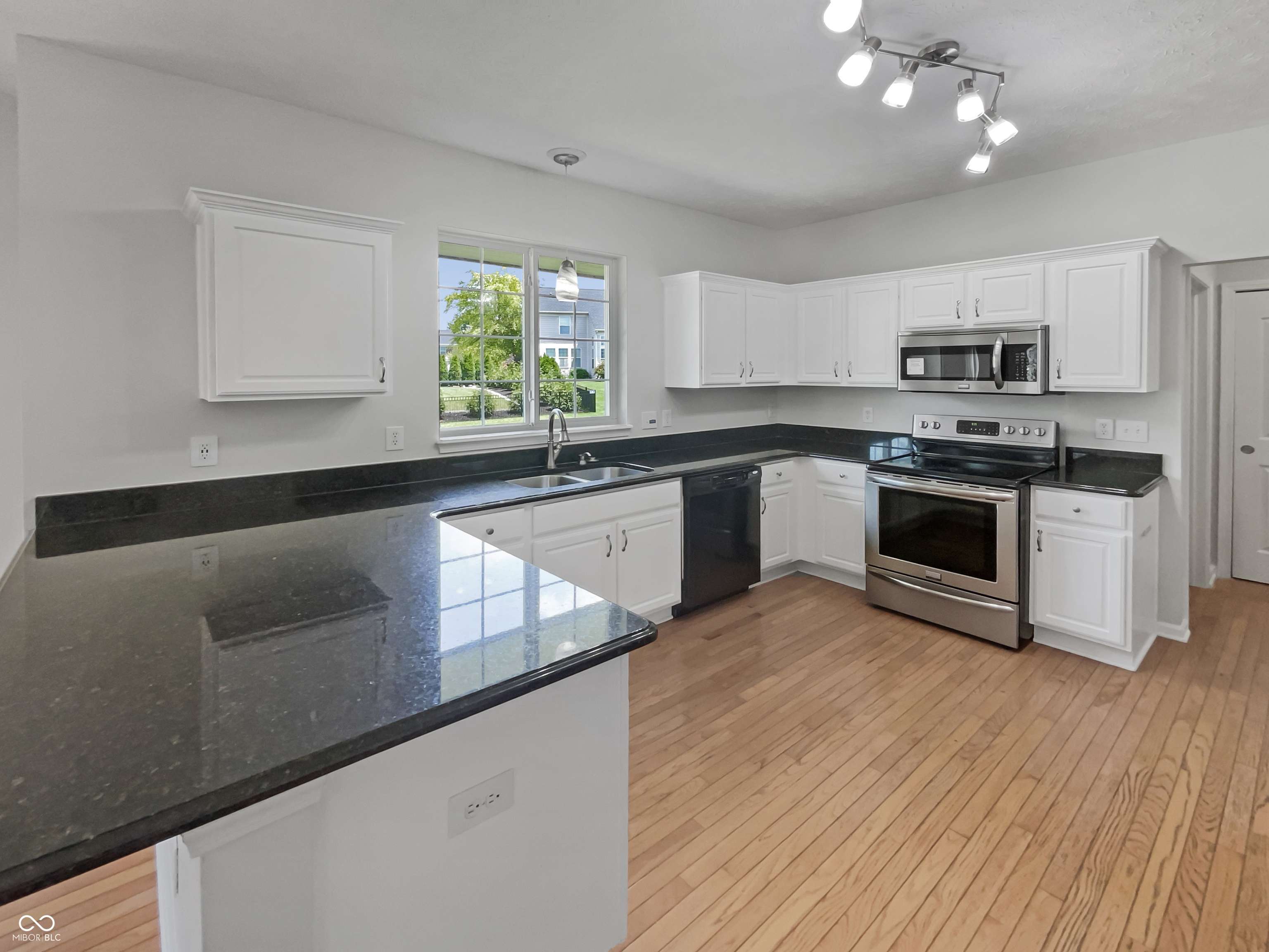 Fishers, IN 46037,12089 Red Hawk DR