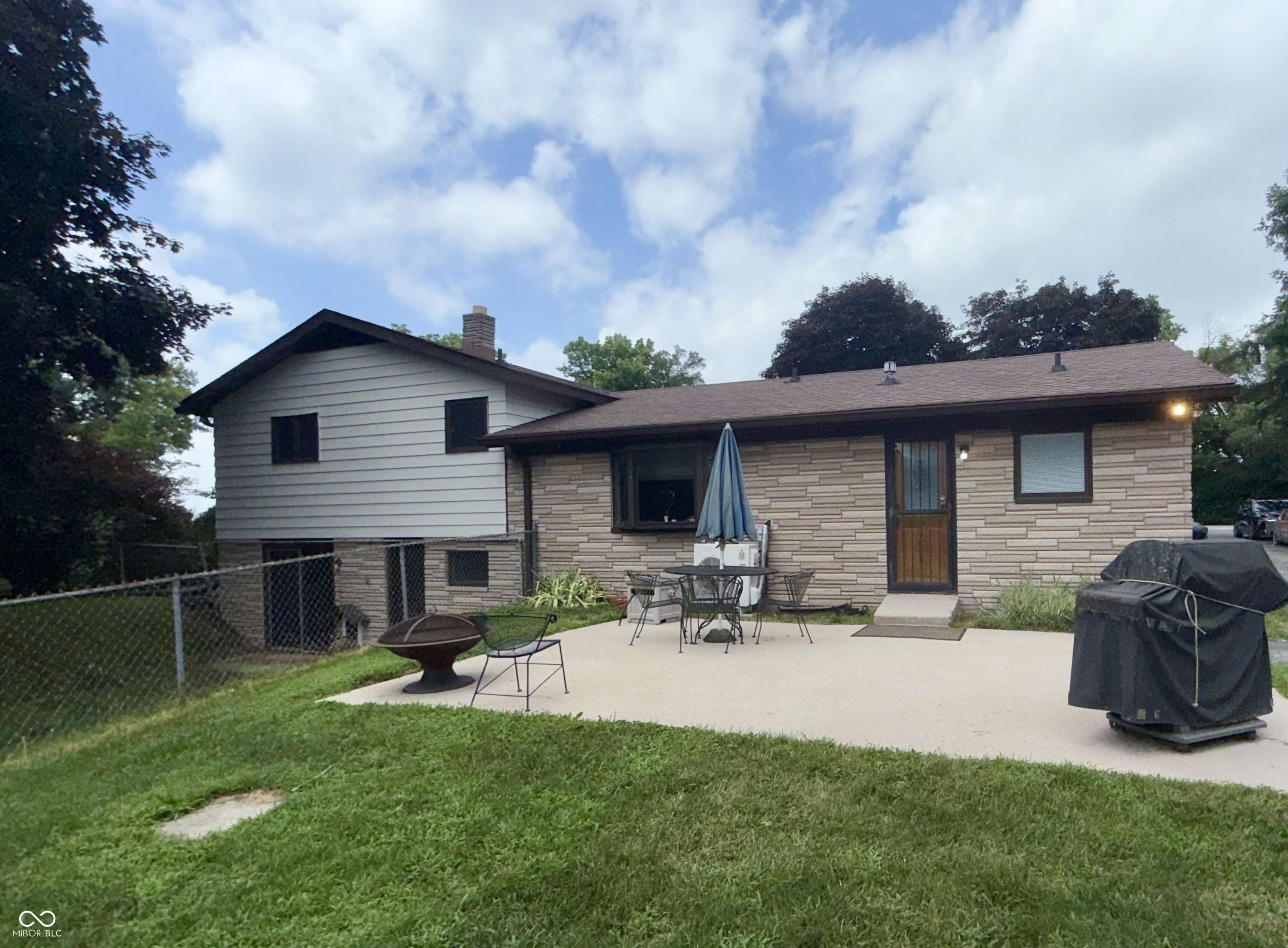 Indianapolis, IN 46217,423 W Thompson RD