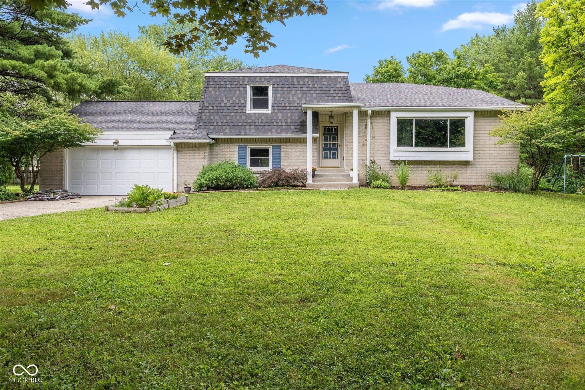 Indianapolis, IN 46260,6725 Woodmere CT