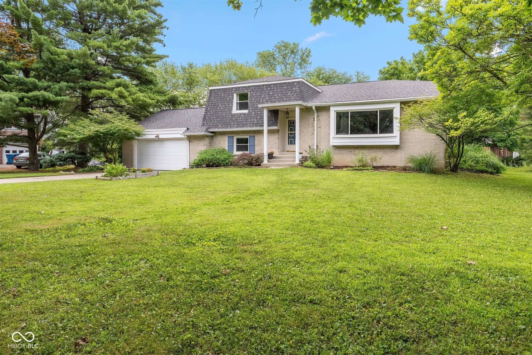 Indianapolis, IN 46260,6725 Woodmere CT
