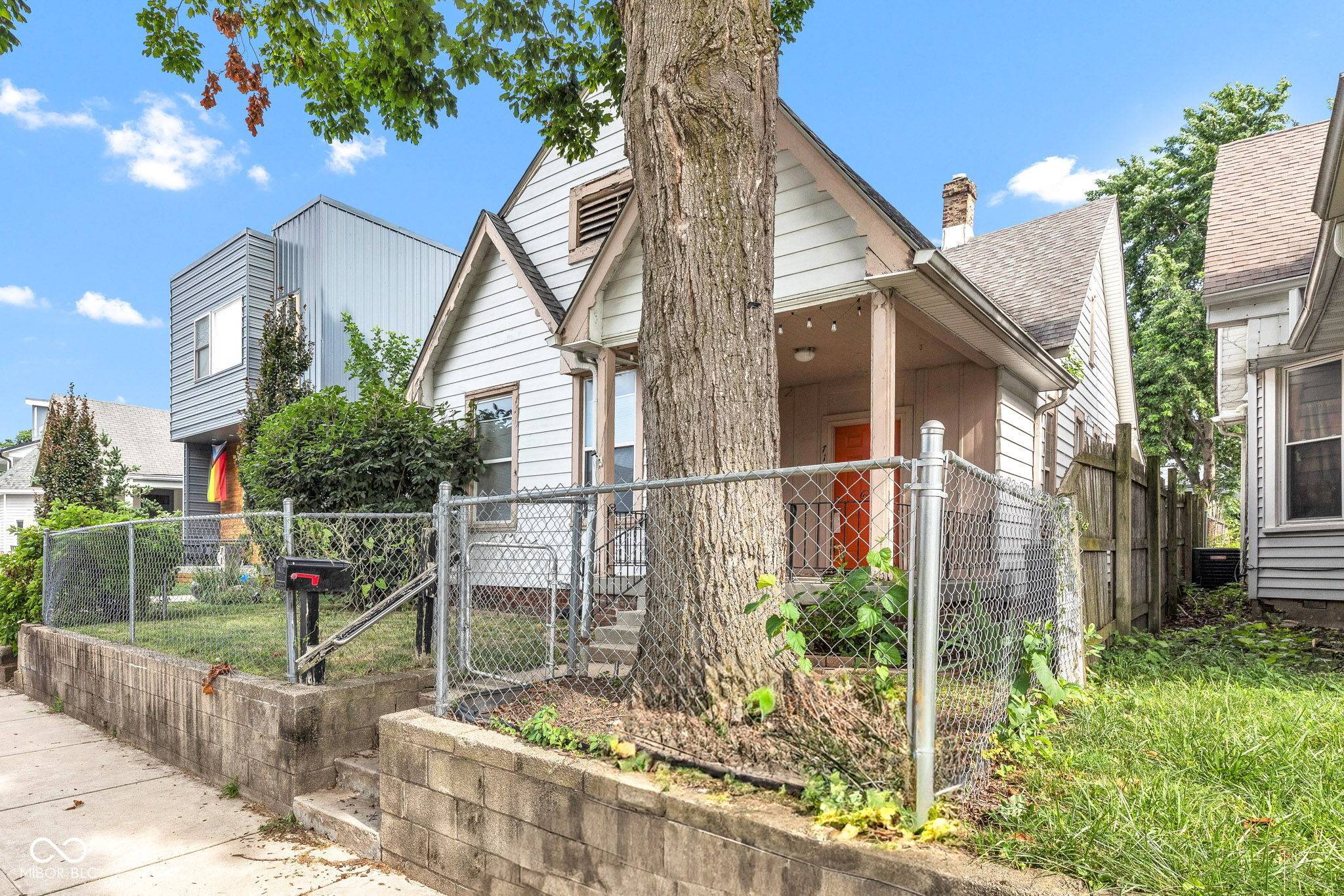 Indianapolis, IN 46203,718 Parkway AVE