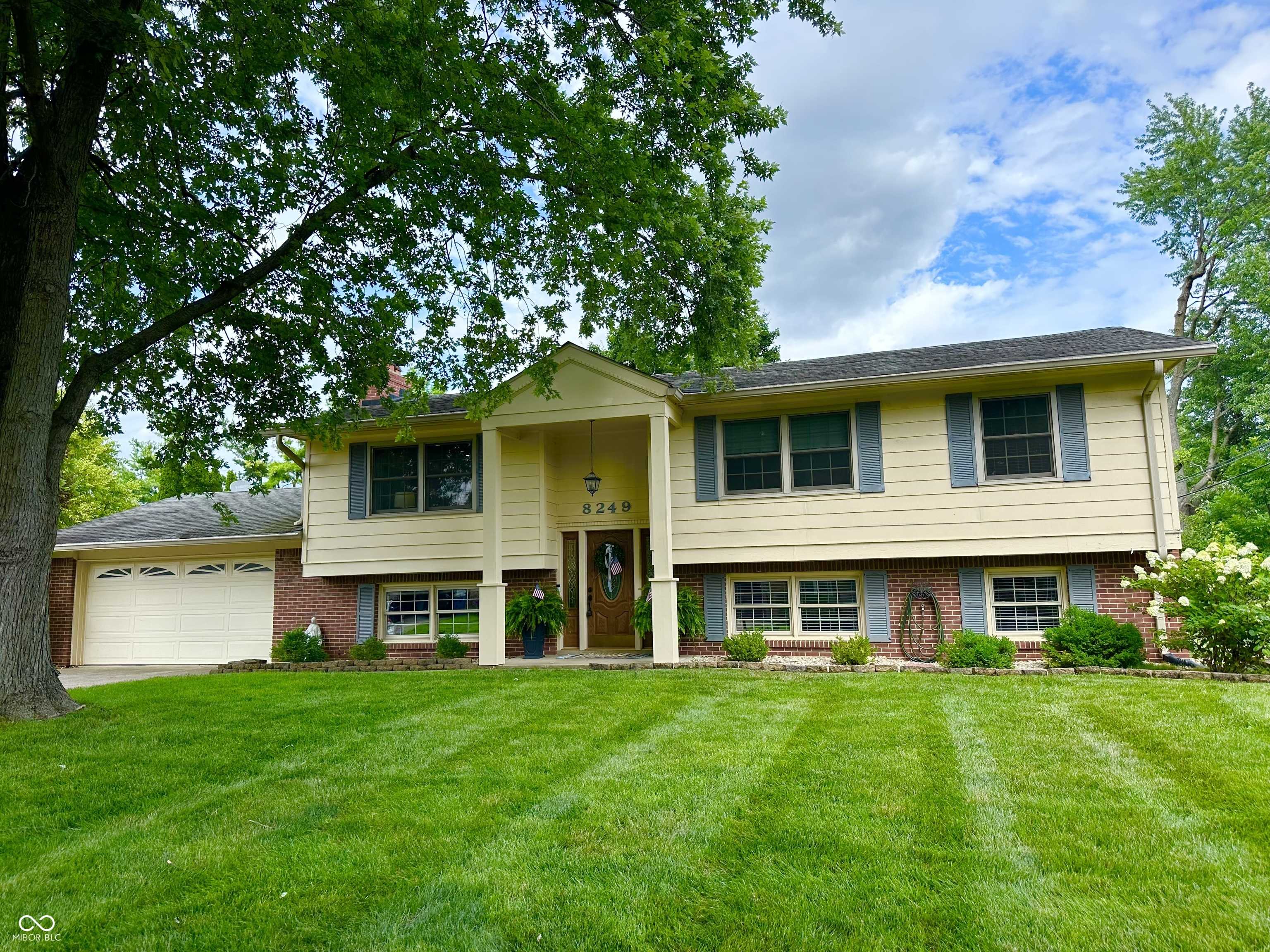 Indianapolis, IN 46217,8249 Burn CT