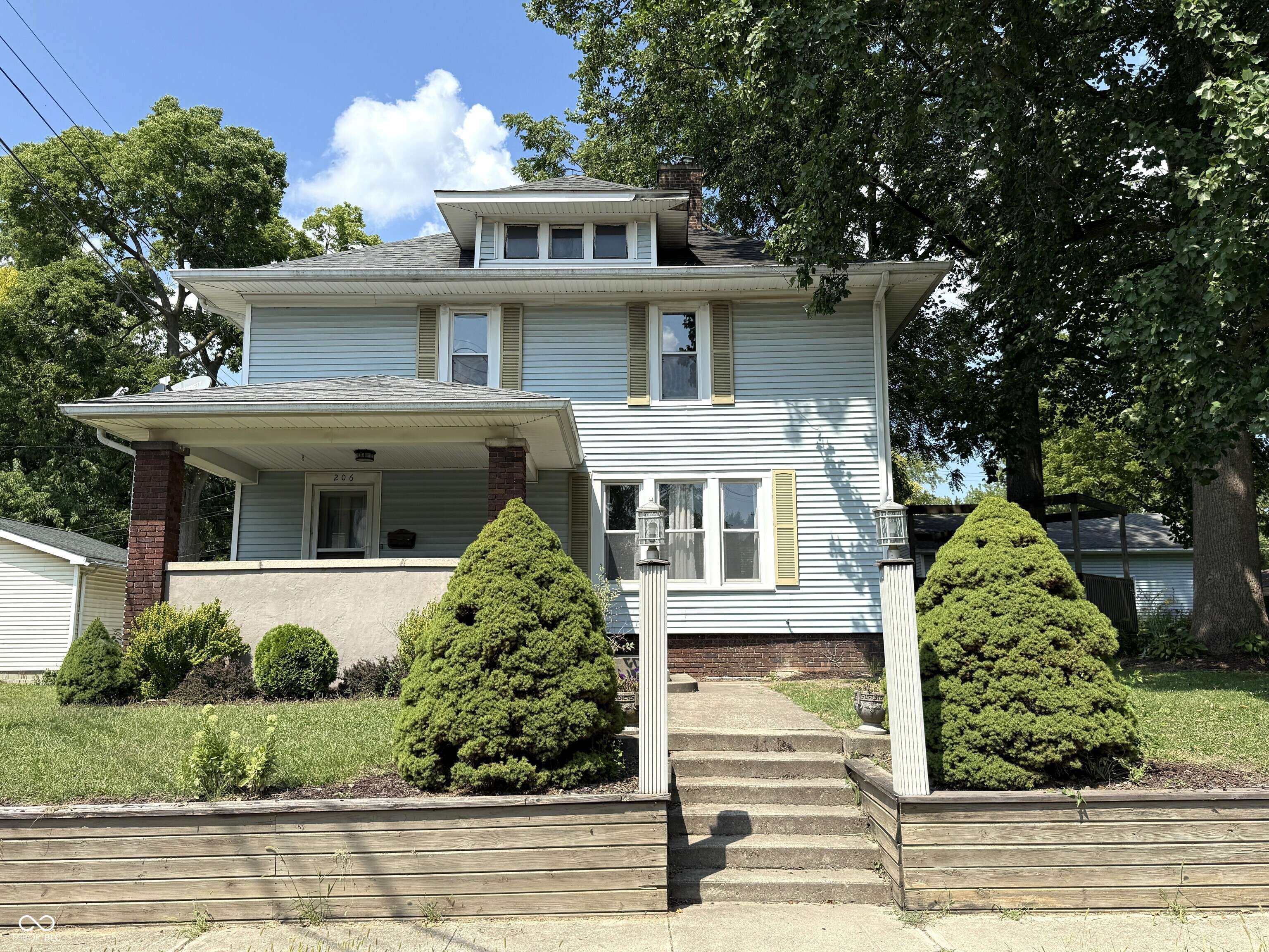 Crawfordsville, IN 47933,206 E Franklin ST