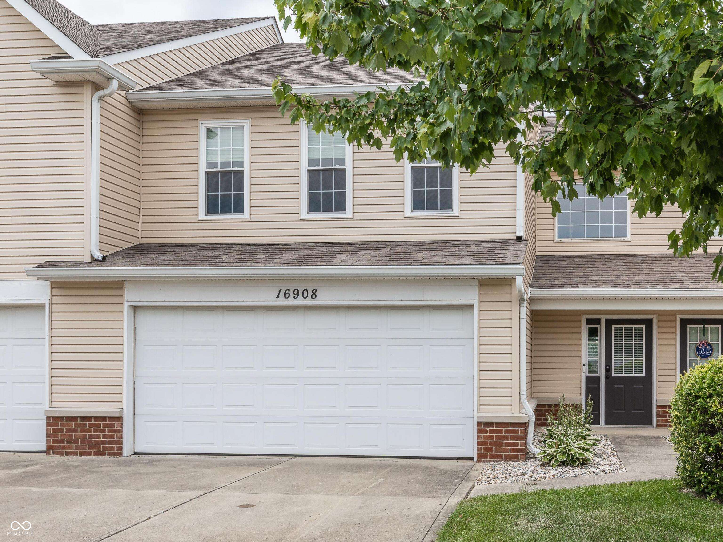 Westfield, IN 46074,16908 Mapleton PL