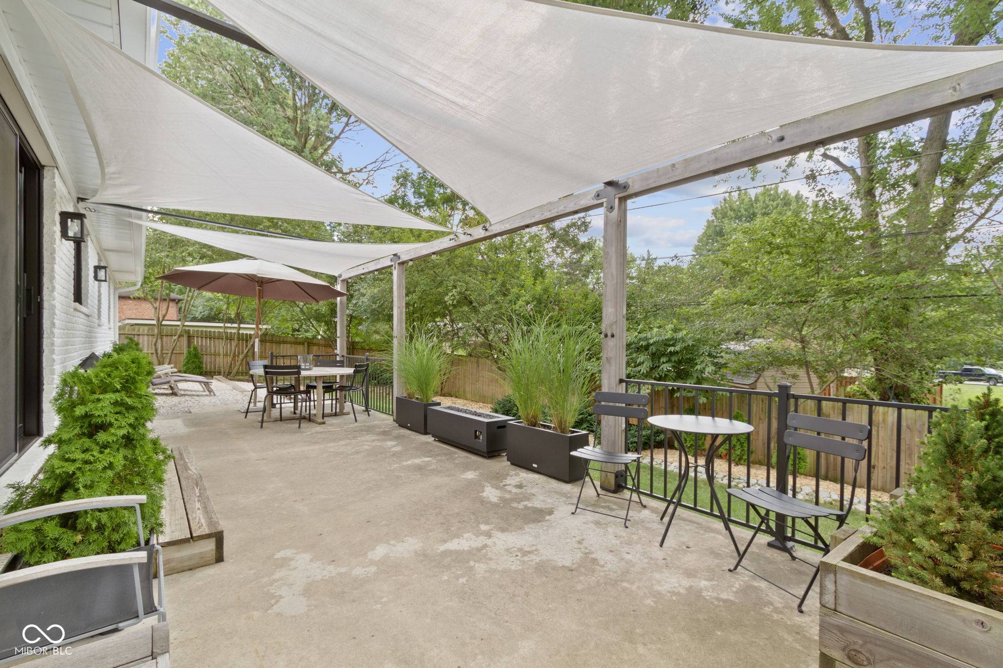 Zionsville, IN 46077,635 W Poplar ST