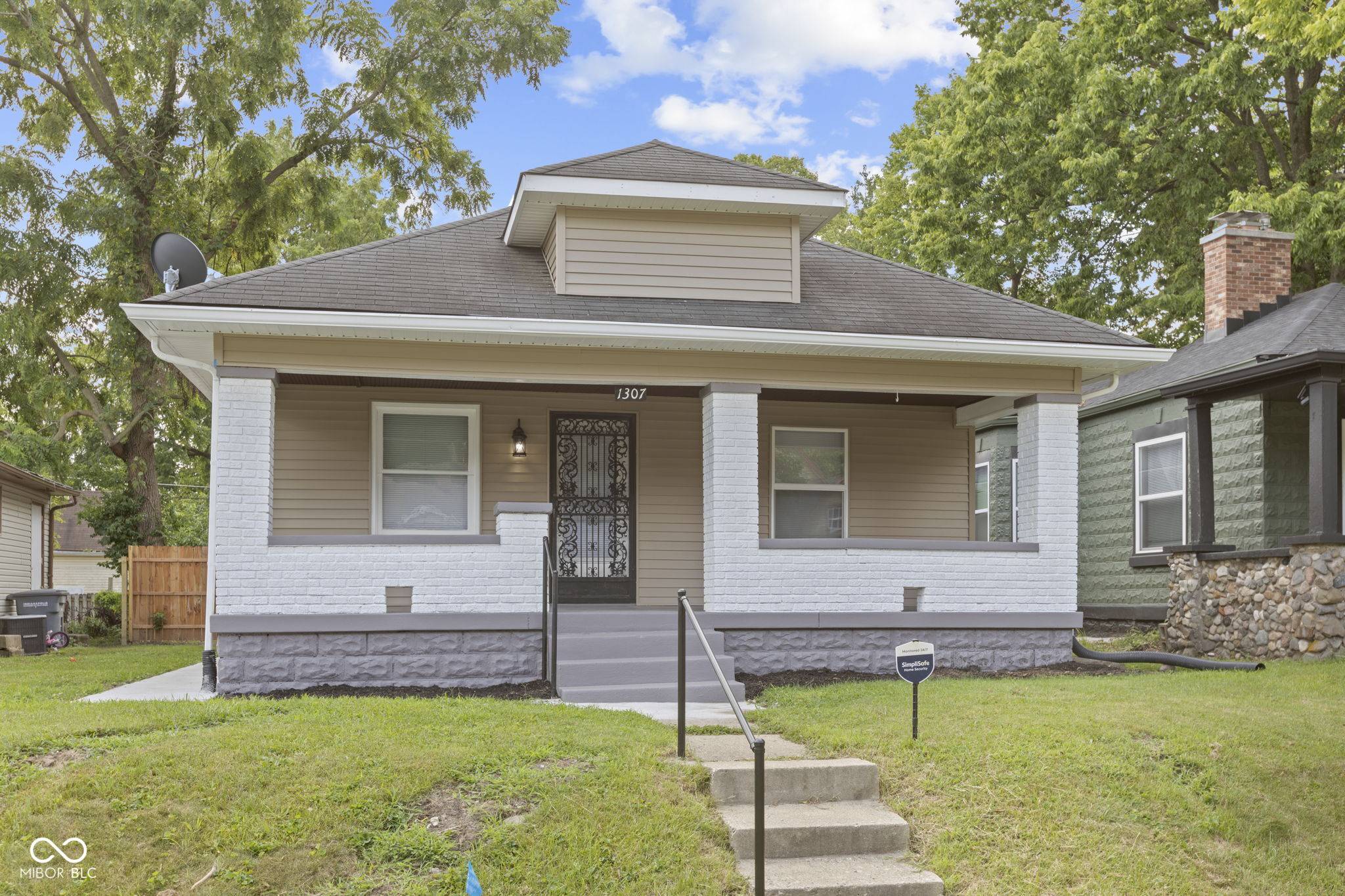 Indianapolis, IN 46208,1307 W Congress AVE