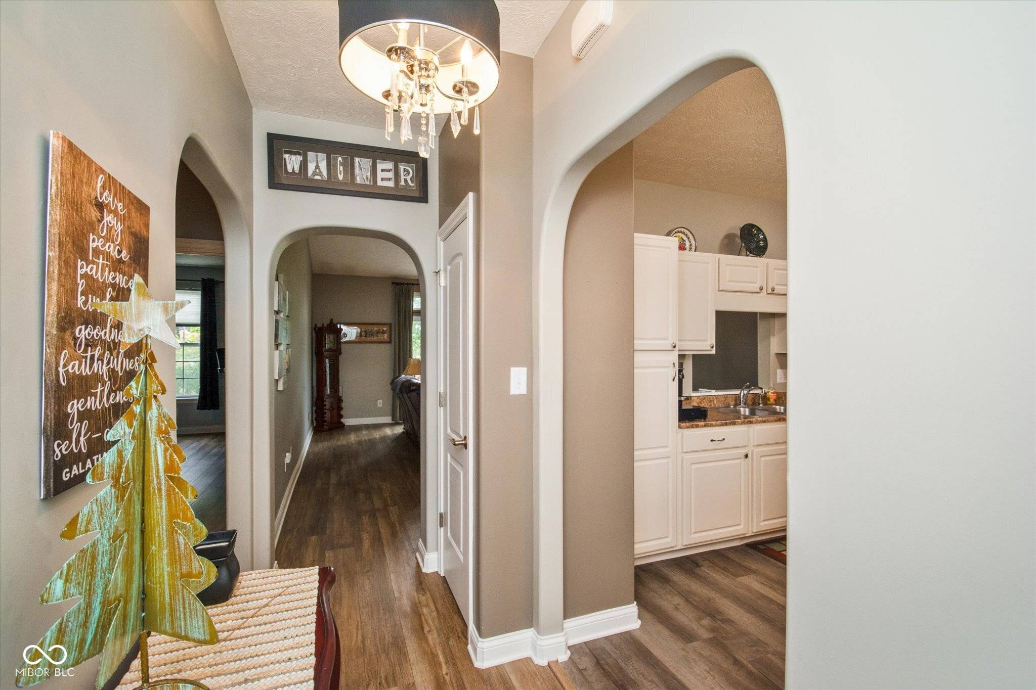 Brownsburg, IN 46112,8718 Bushypark DR