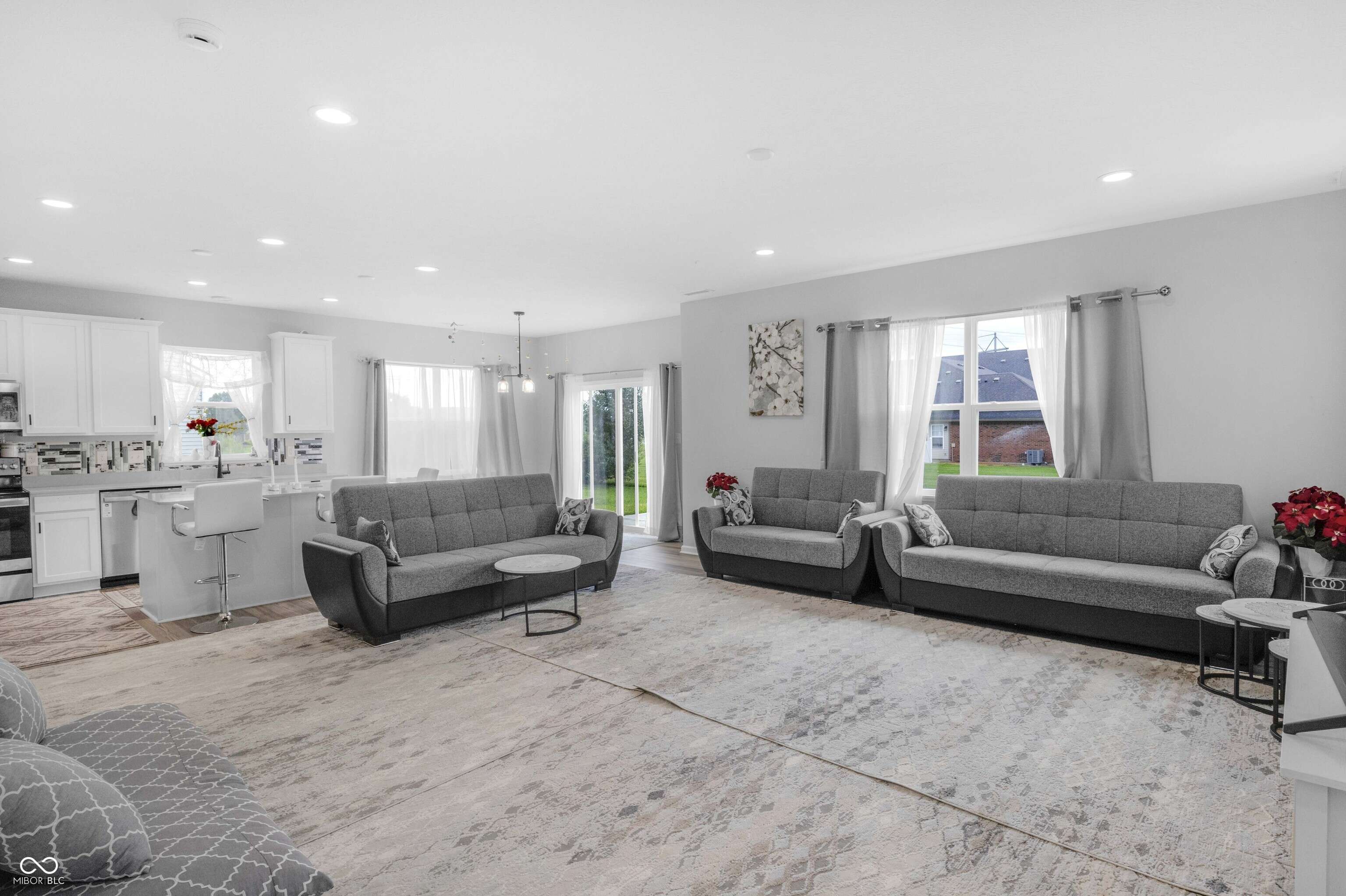 Indianapolis, IN 46237,5222 Triple Crown WAY