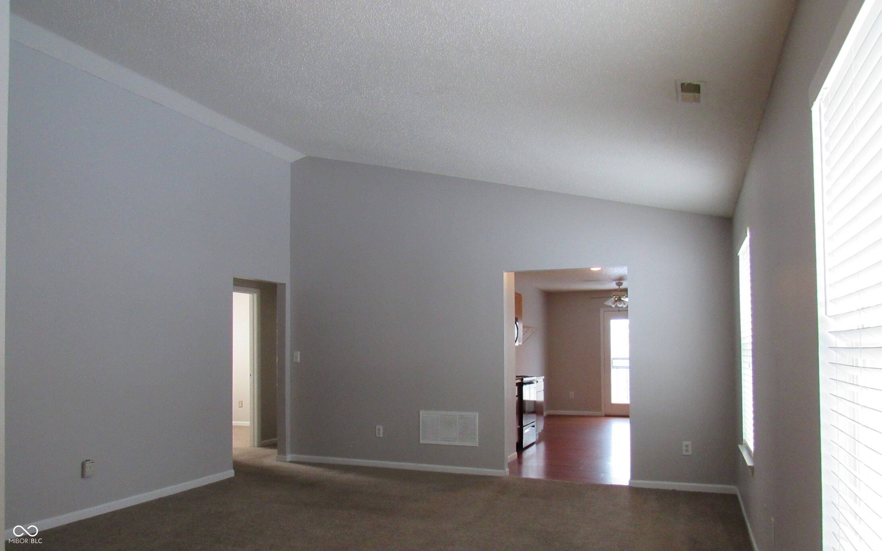 Indianapolis, IN 46235,3925 Roundwood DR