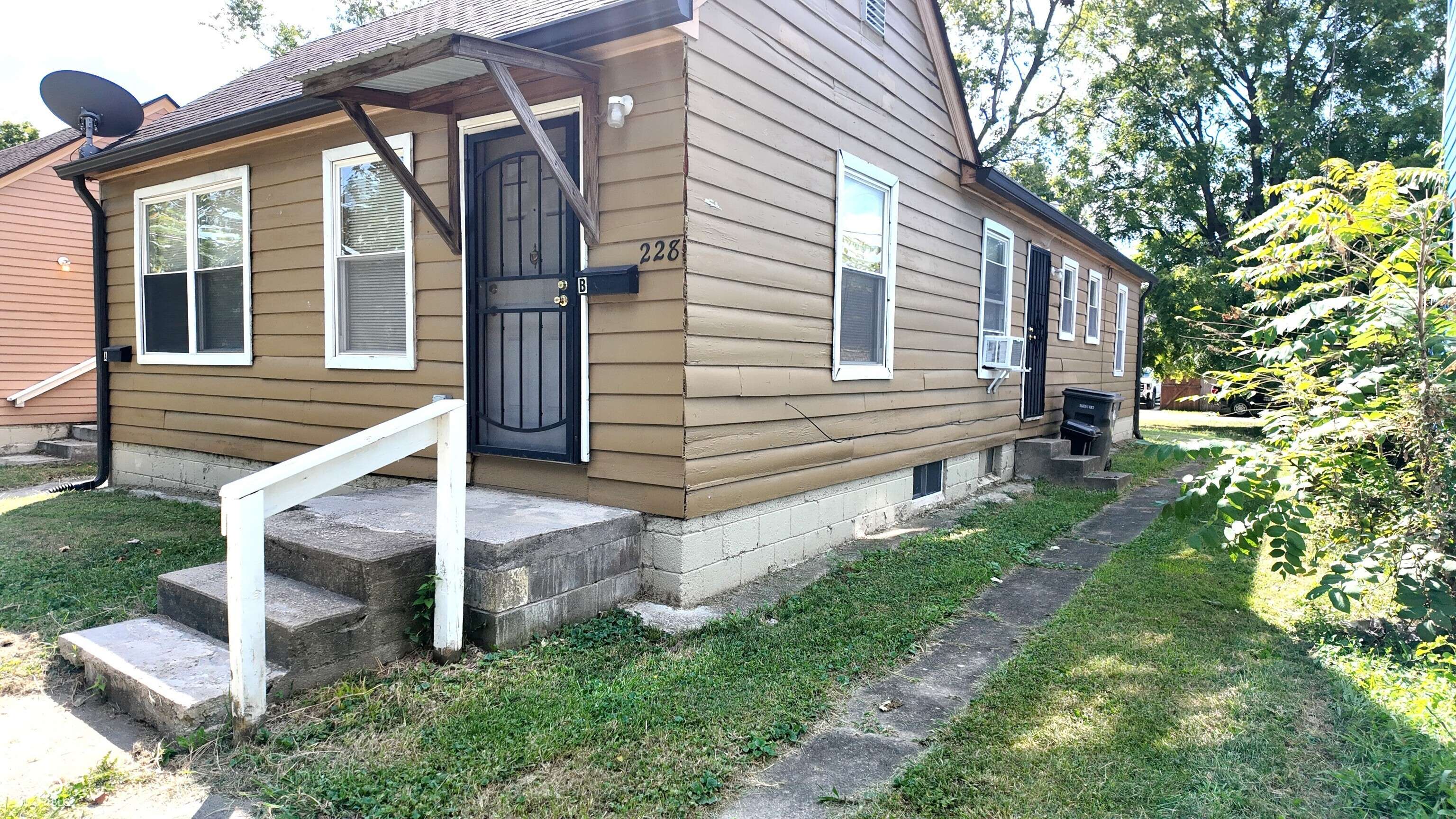 Indianapolis, IN 46201,228 N Tacoma AVE