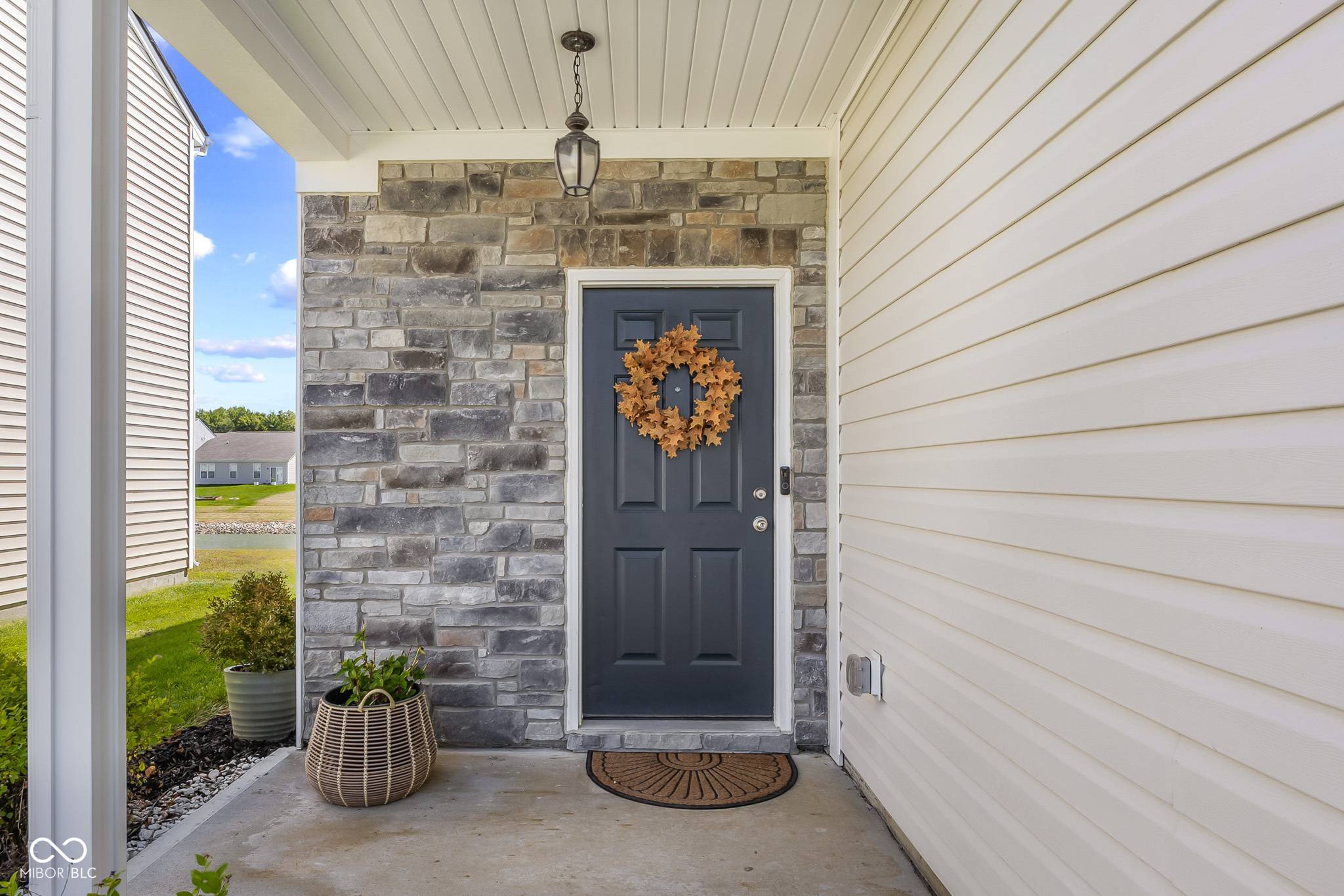 Columbus, IN 47201,2437 Creekland DR