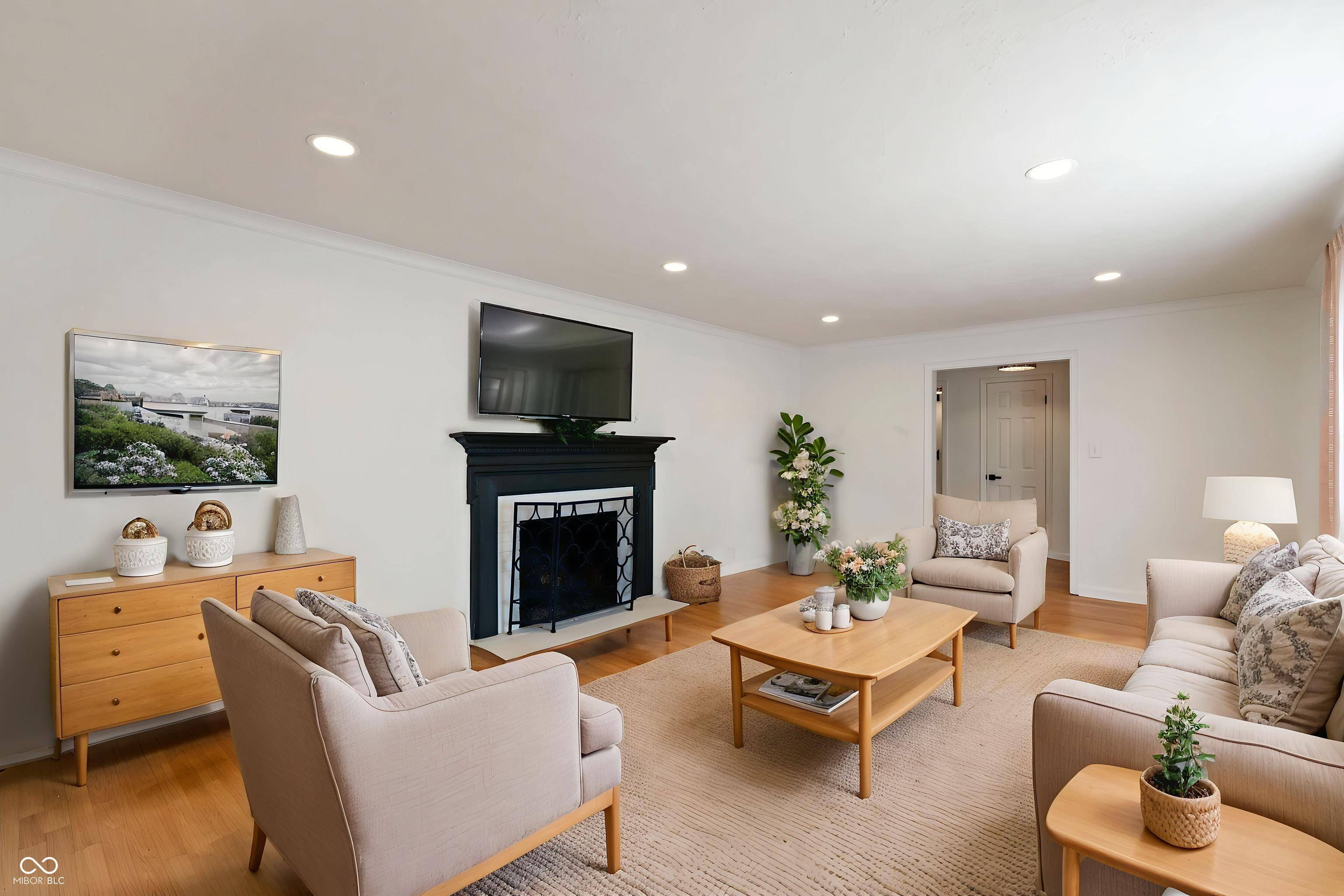 Indianapolis, IN 46240,8647 N College AVE