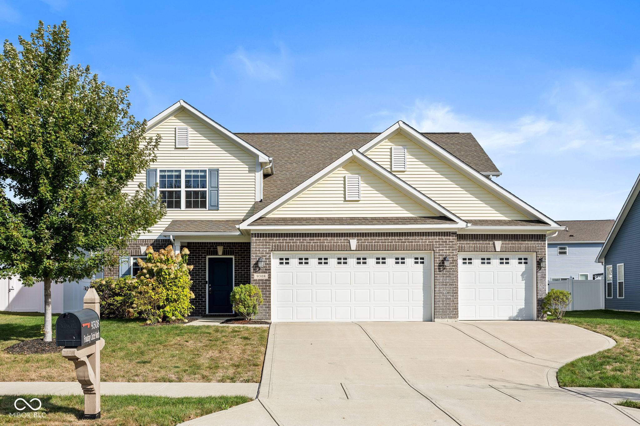 Avon, IN 46123,9308 Foudray CIR N