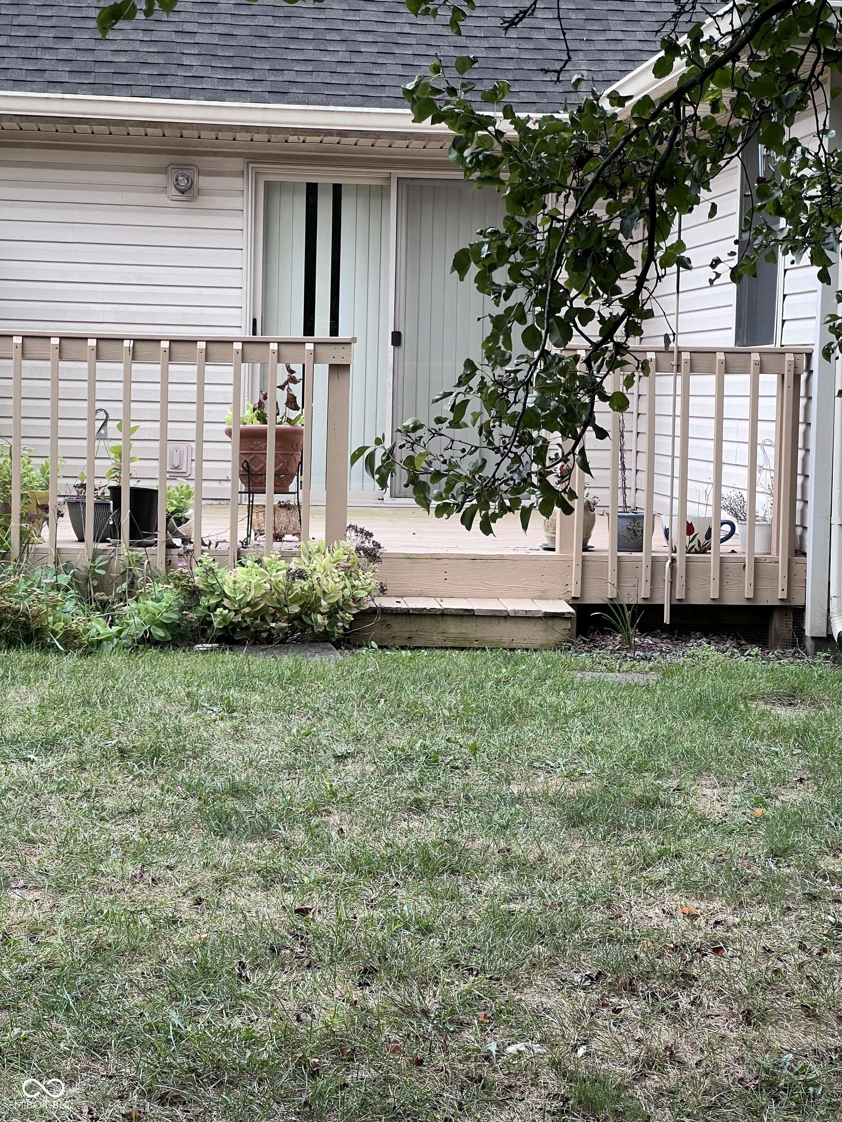 Indianapolis, IN 46217,528 Silver Fox CT