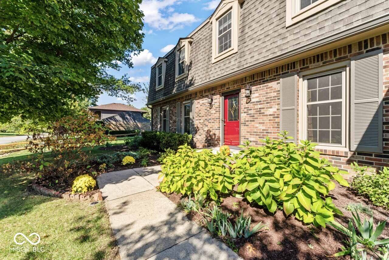 Indianapolis, IN 46256,7222 Hampstead LN