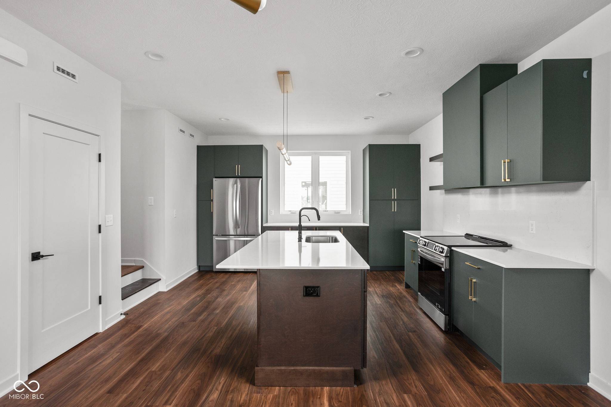 Westfield, IN 46074,17447 Carrier DR