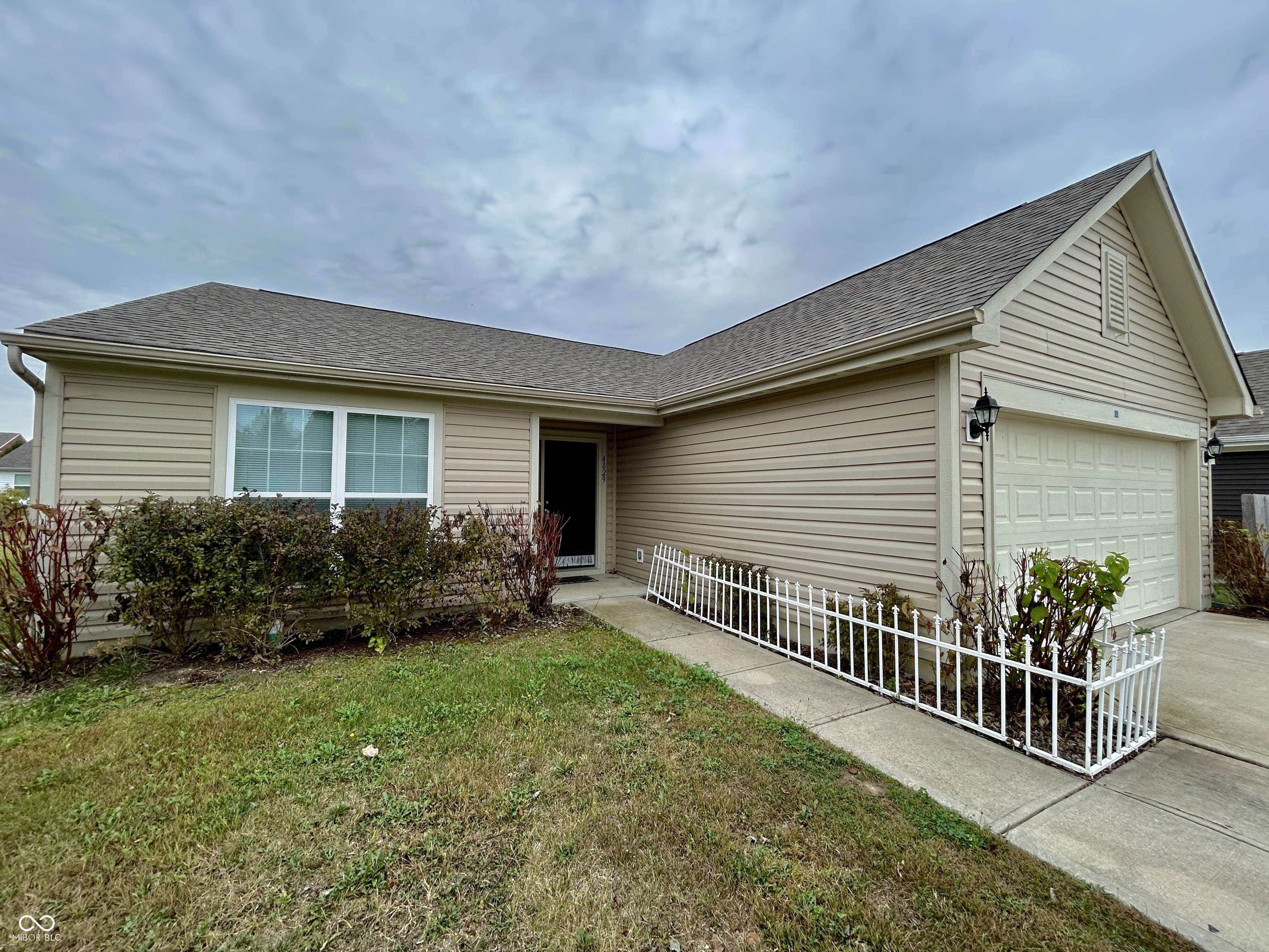 Indianapolis, IN 46235,4829 Penoyer LN