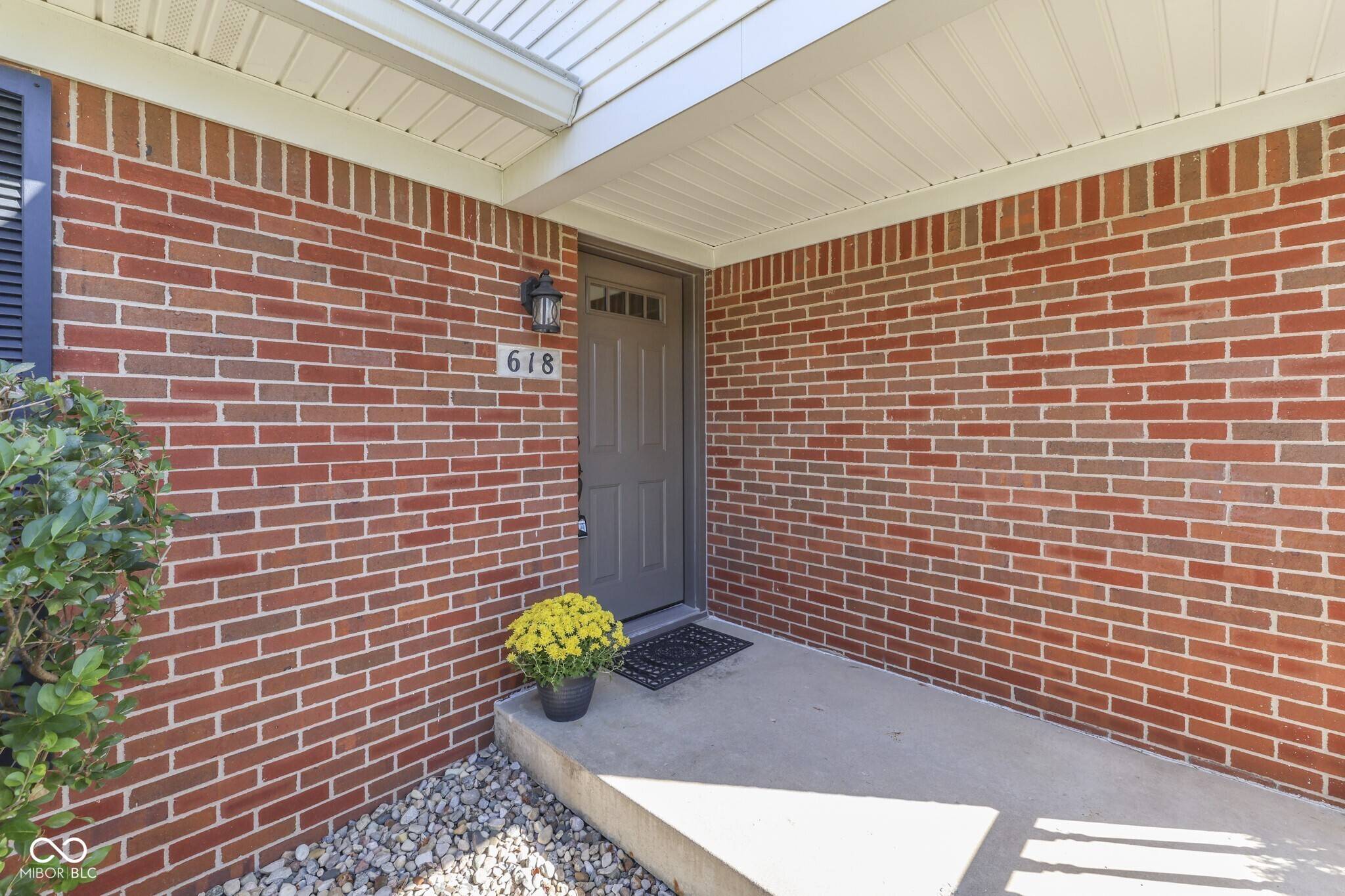 Indianapolis, IN 46227,618 Reda RD